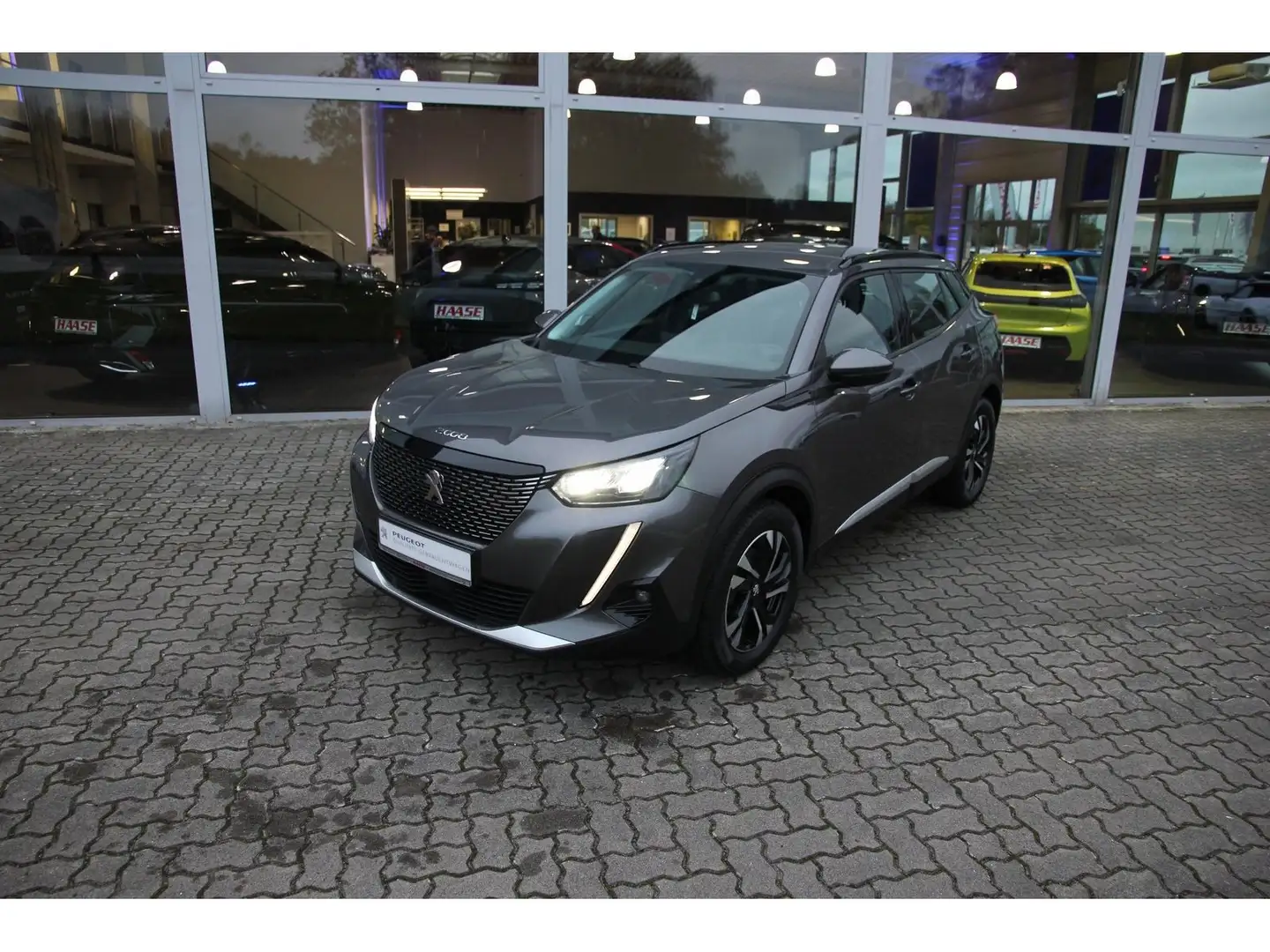Peugeot 2008 Allure BHDi 130 EAT8 RFK Gris - 1