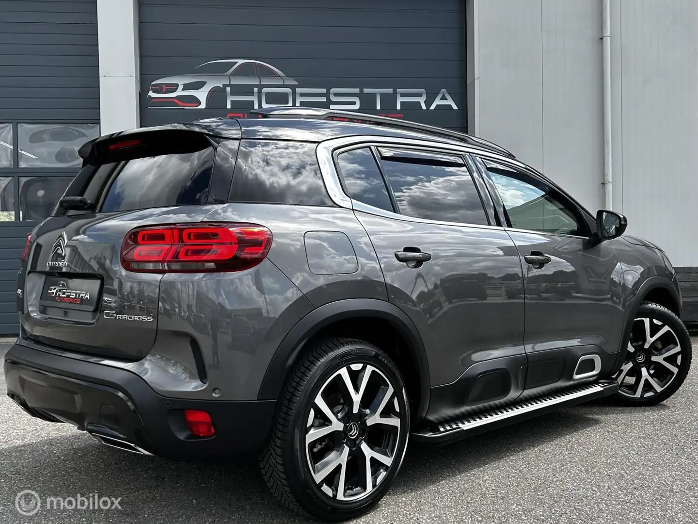 Citroen C5 Aircross 1.6 PureTech Aut. Pano 181PK Carplay VOL! Grijs - 2