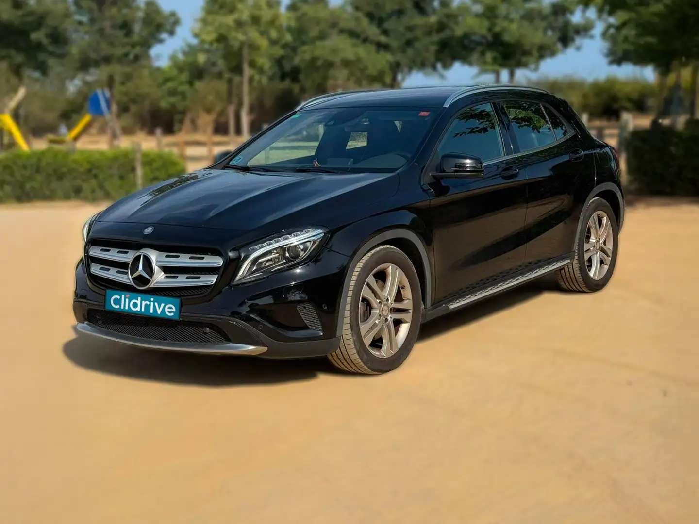 Mercedes-Benz GLA 250 Urban 4Matic 7G-DCT Noir - 2