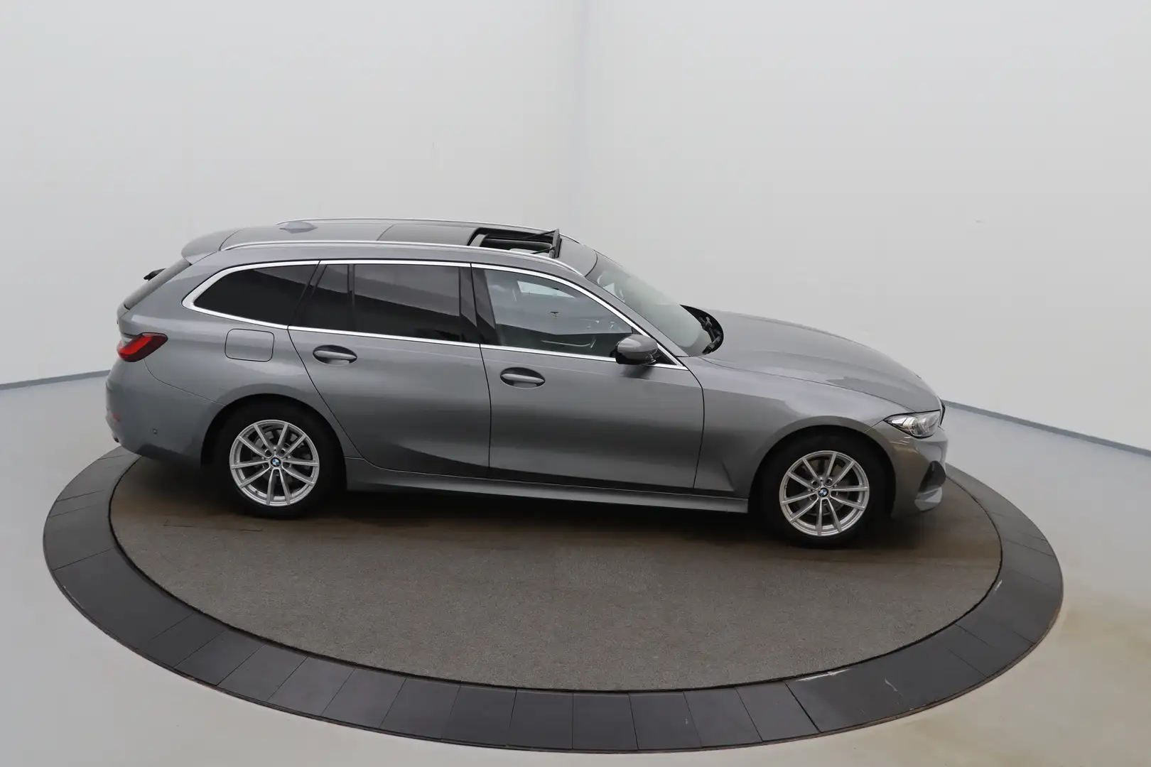 BMW 320 3 Touring 320dA LEDER/CUIR LED GPS PDC CAM Pano Ke Gris - 2