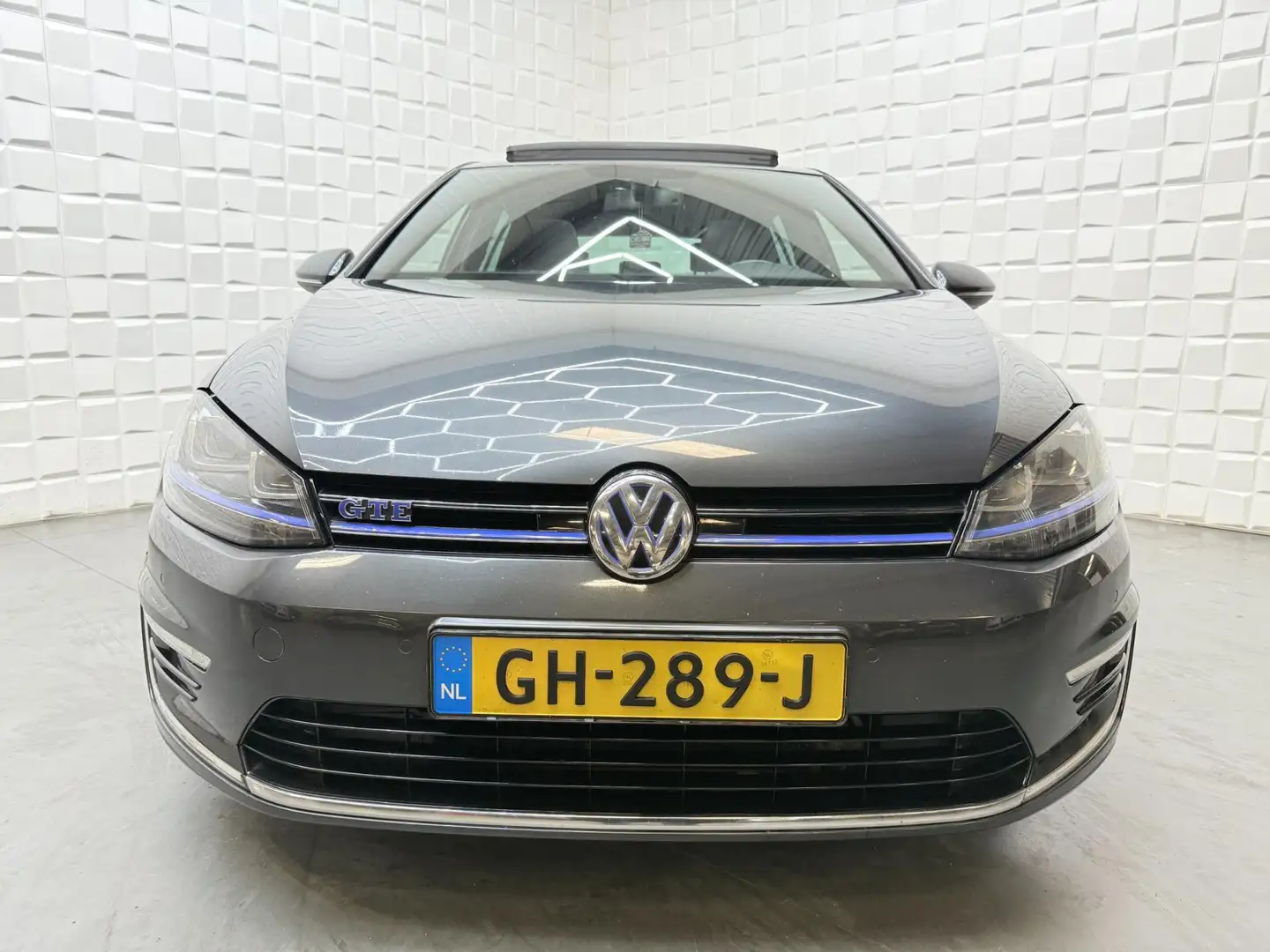 Volkswagen Golf GTE 1.4 TSI PANO PDC SFEER 204PK NAP Gris - 2