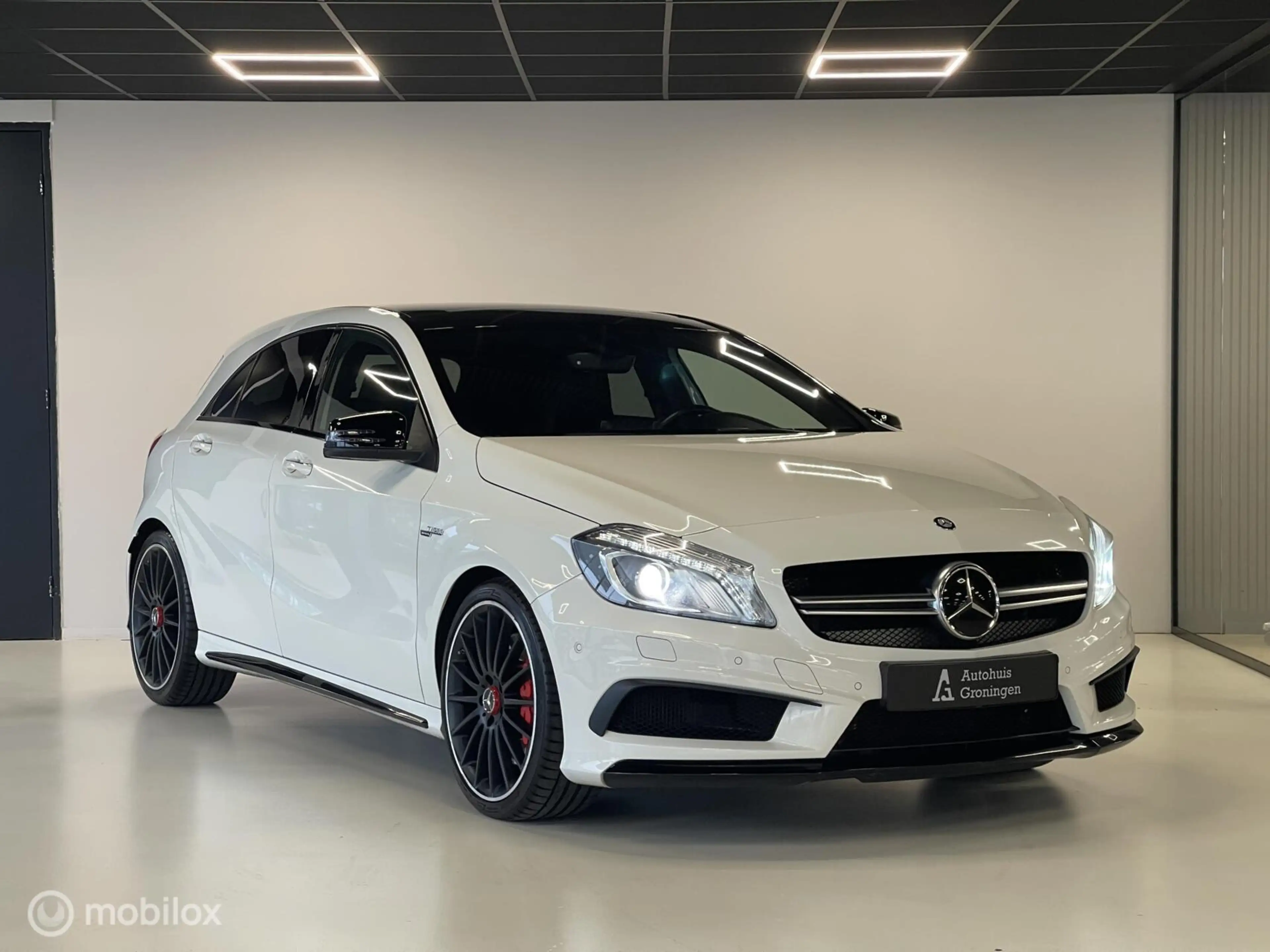 Mercedes-Benz A 45 AMG 4MATIC — photo 14