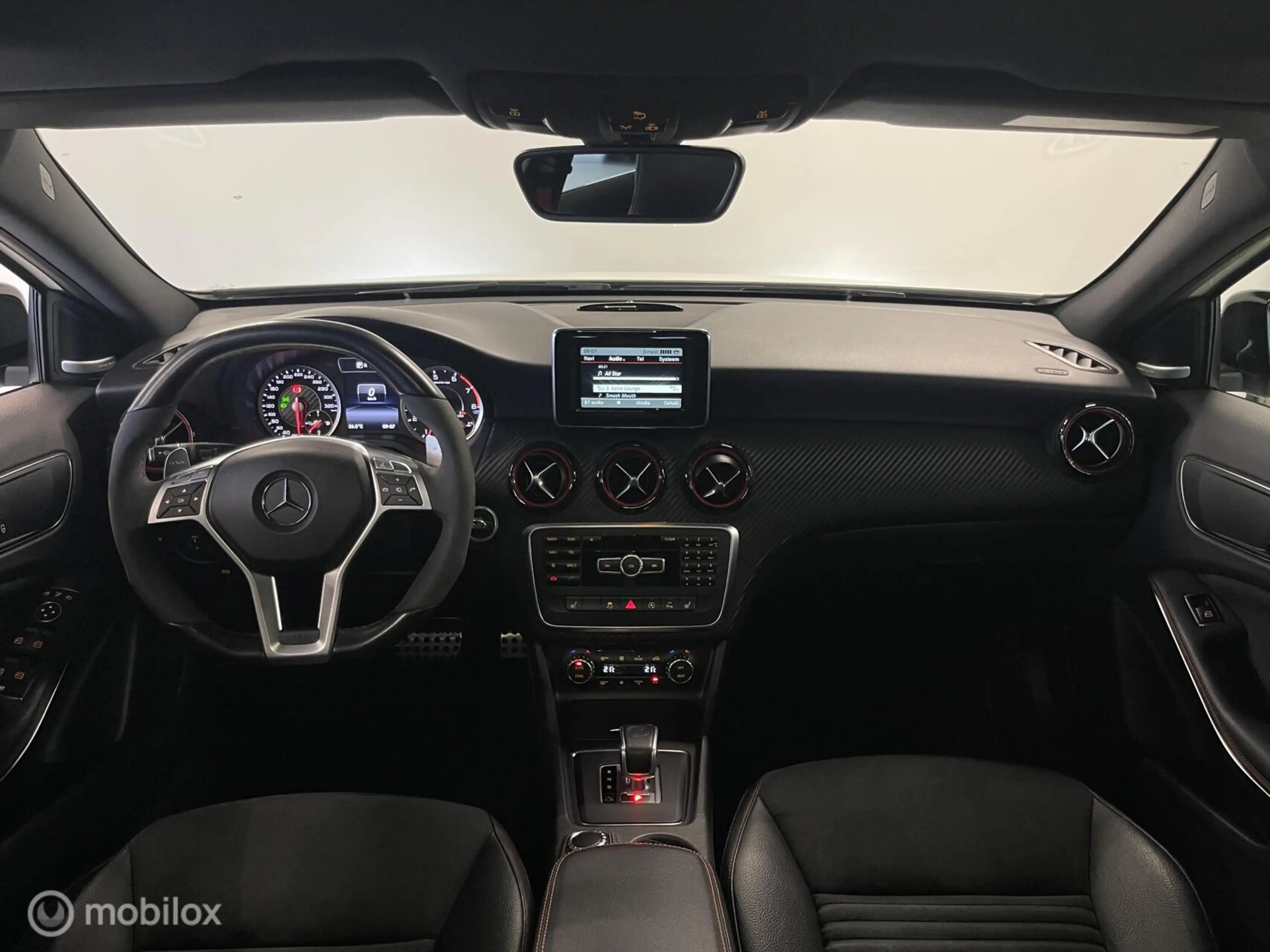 Mercedes-Benz A 45 AMG 4MATIC — photo 5