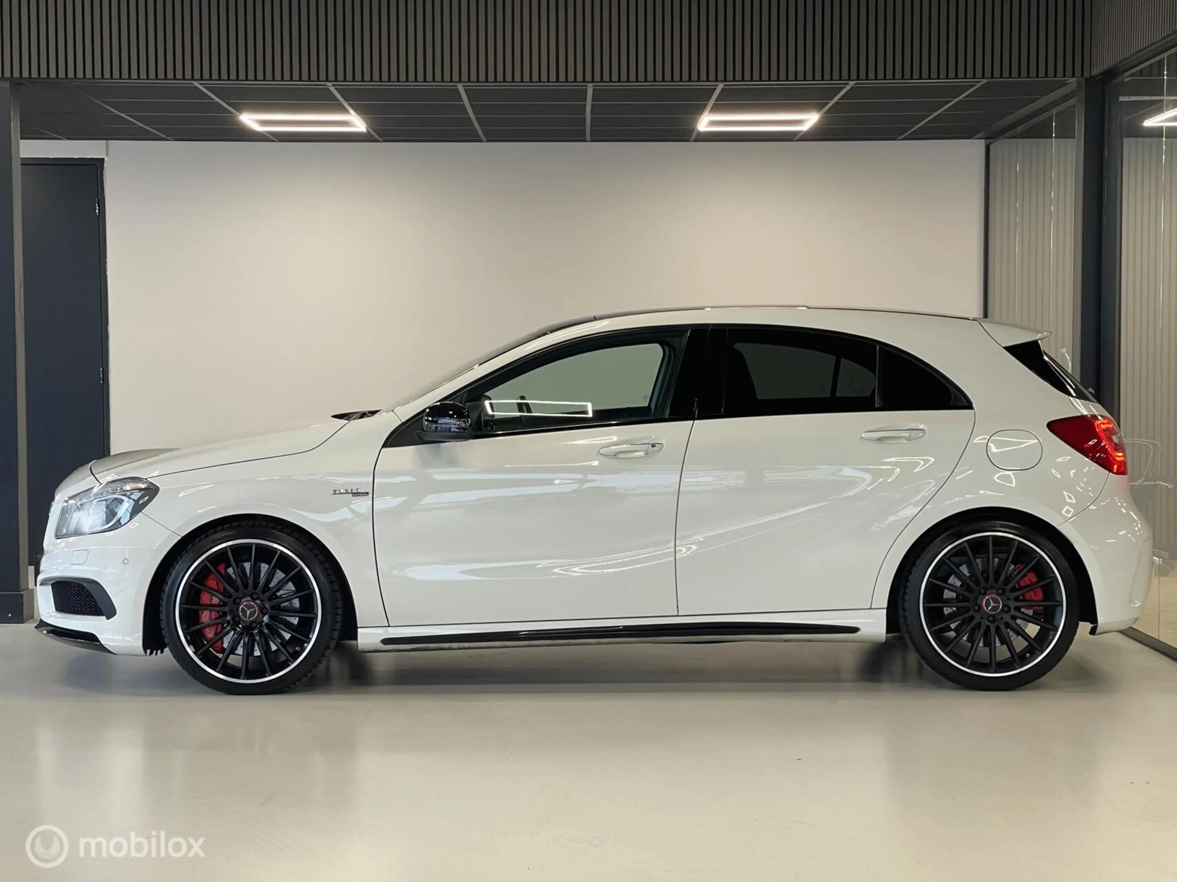 Mercedes-Benz A 45 AMG 4MATIC — photo 2