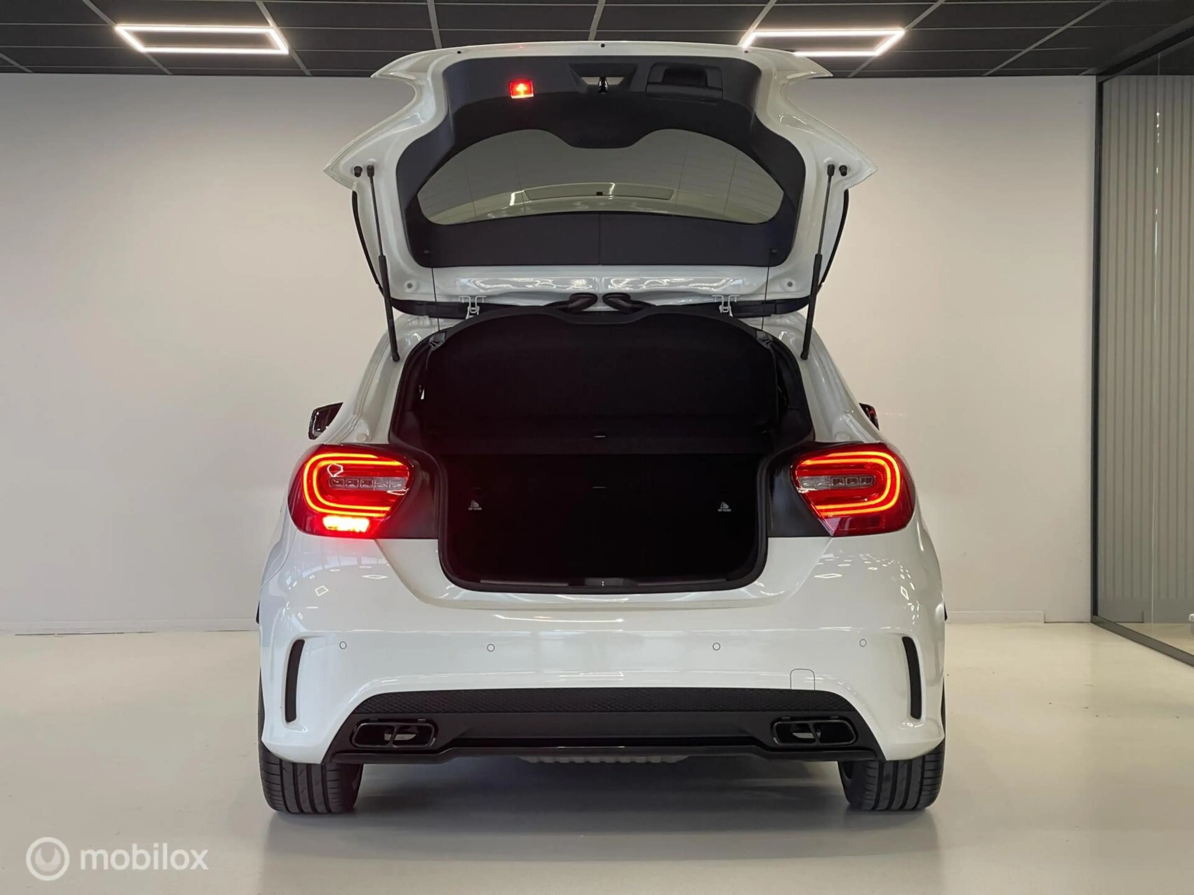 Mercedes-Benz A 45 AMG 4MATIC — photo 9