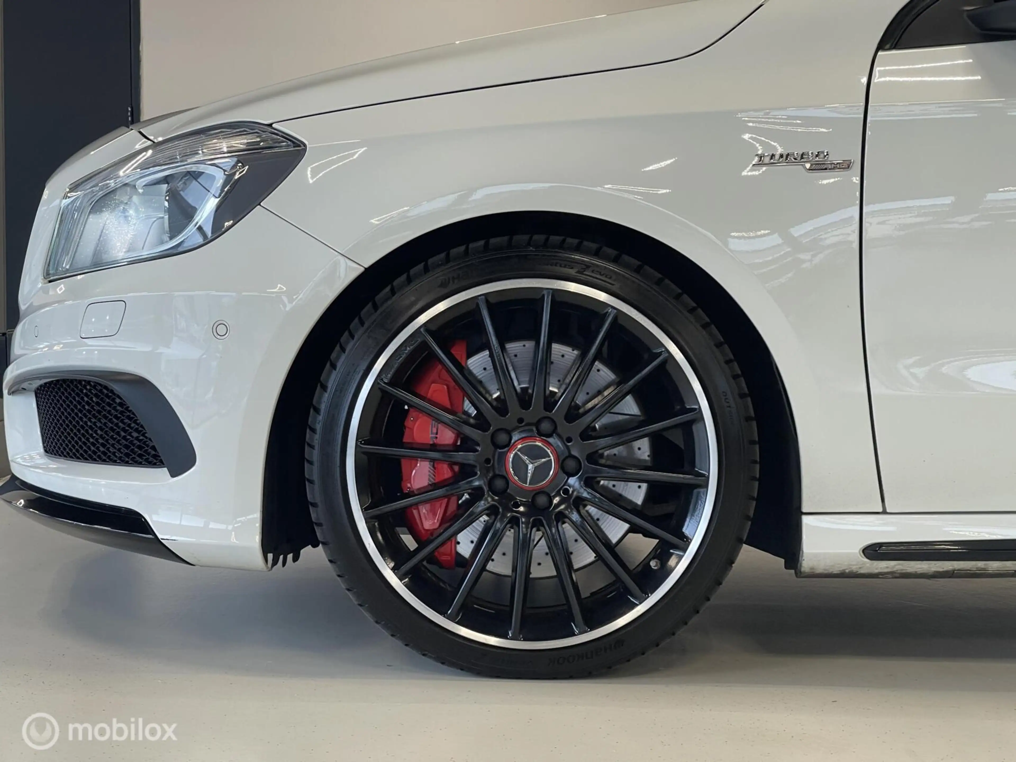 Mercedes-Benz A 45 AMG 4MATIC — photo 3