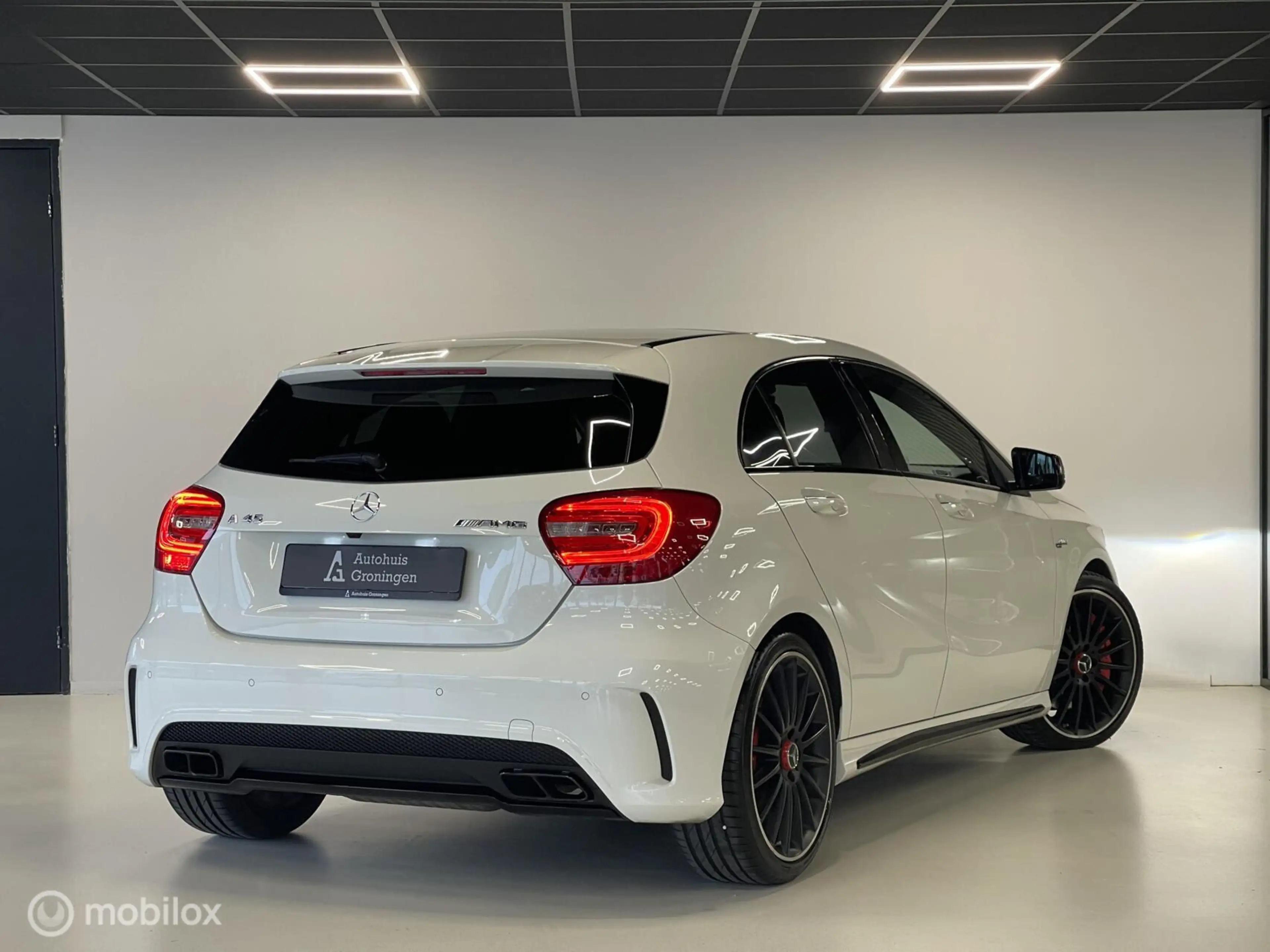 Mercedes-Benz A 45 AMG 4MATIC — photo 11