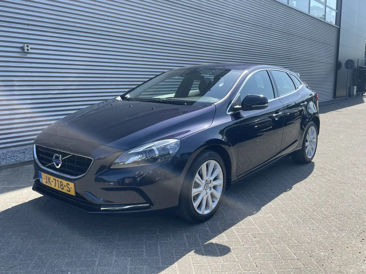 Volvo V40 1.5 T3 Momentum Navigatie | Cruise Control | Trekh Blauw - 2