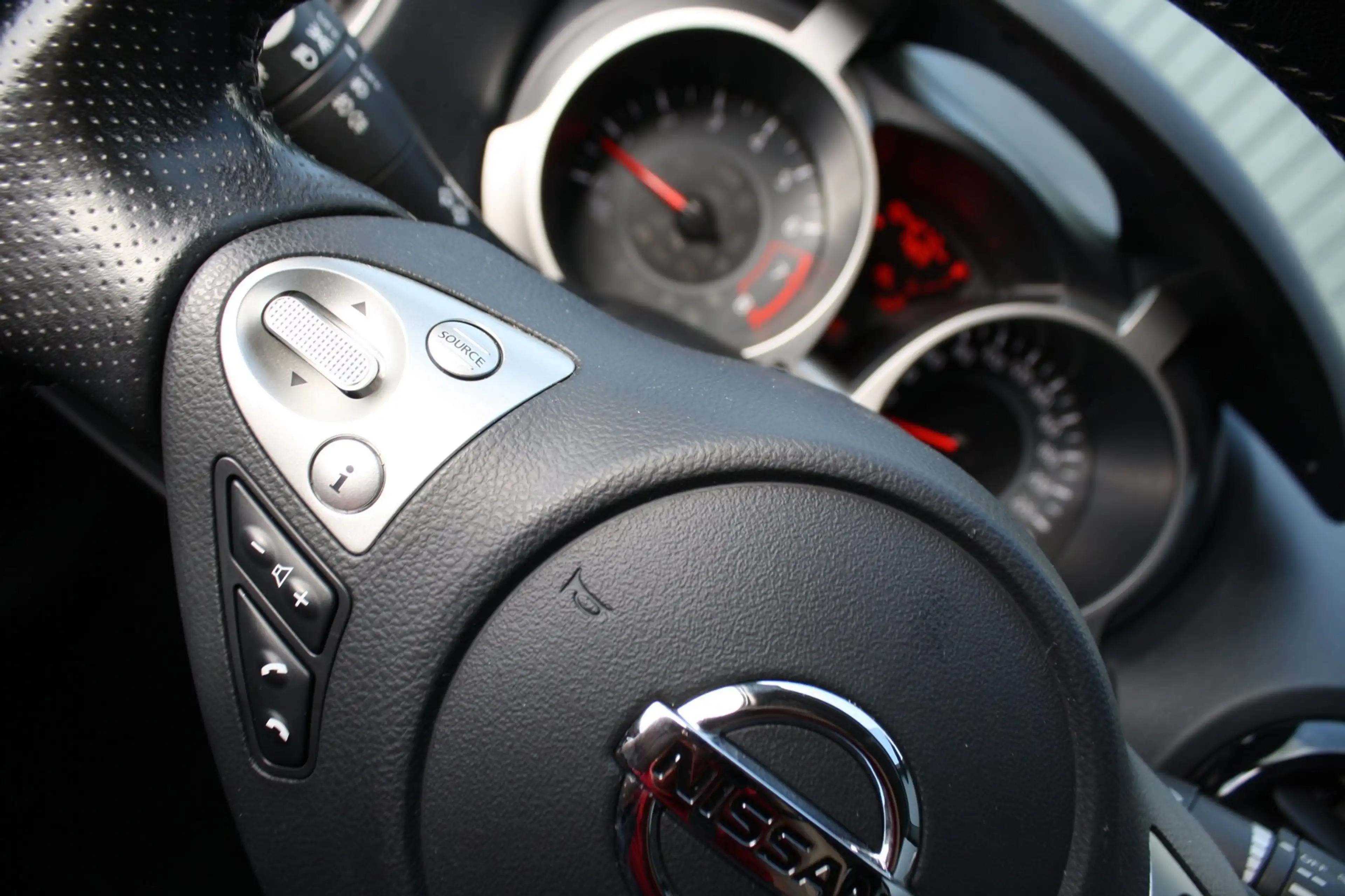 Nissan Juke 1.6 Acenta - AUTOMAAT - LPG G3 - NAVIGATIE - CAMER — photo 14