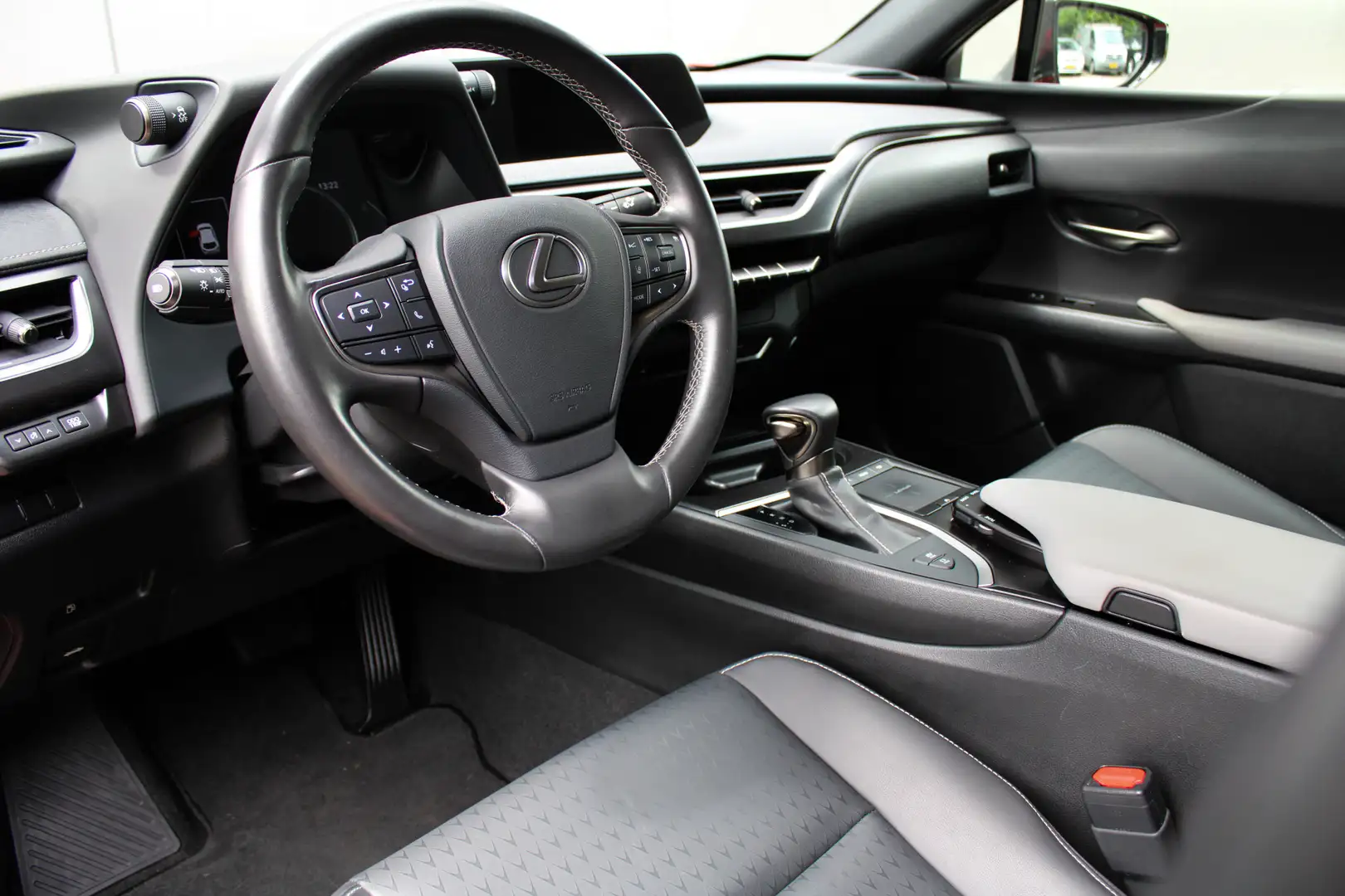 Lexus UX 250h Business Line Clima|Camera|Cruise|Led|LM-Velgen|Au Rosso - 2