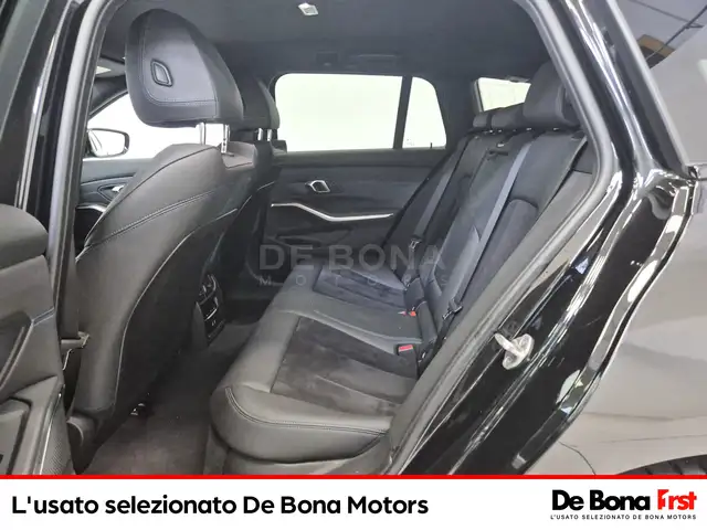 BMW 3 Series view 8