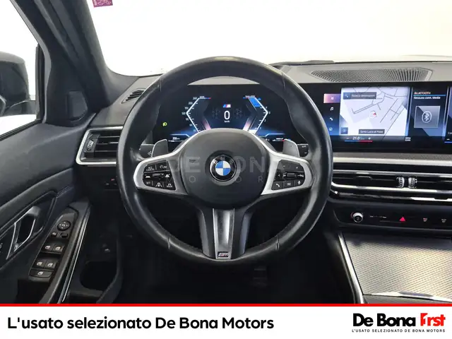 BMW 3 Series view 10