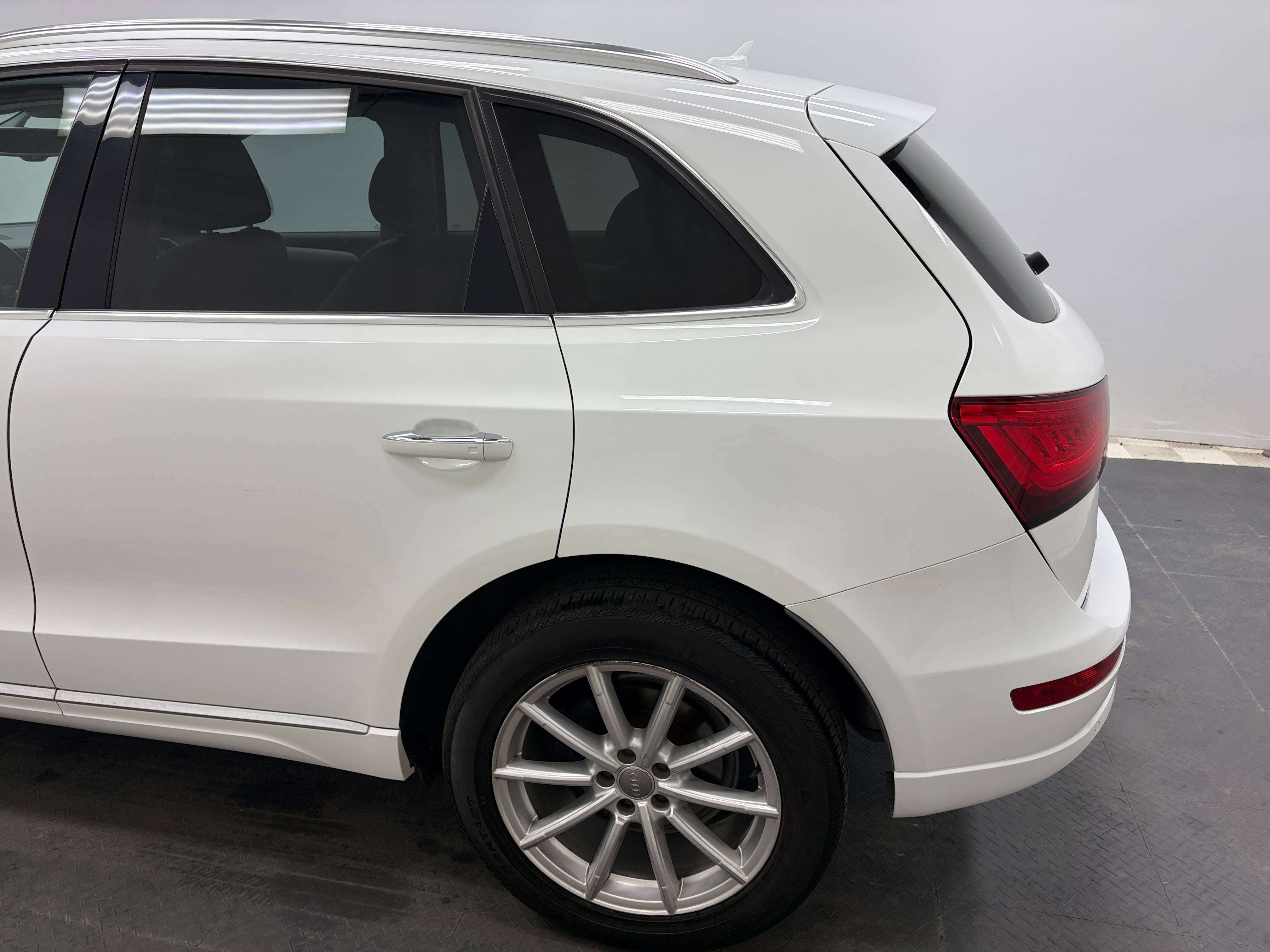 2017 Audi Q5 2.0T TECHNIK QUATTRO, TOIT PANO, SIEGES CHAUFFANTS 2,000 cc 4 cyl alt 4