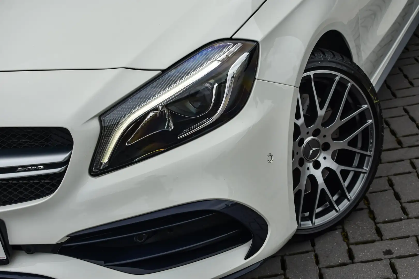 Mercedes-Benz A 45 AMG 4-Matic - H&K - Pano - Wit - 2