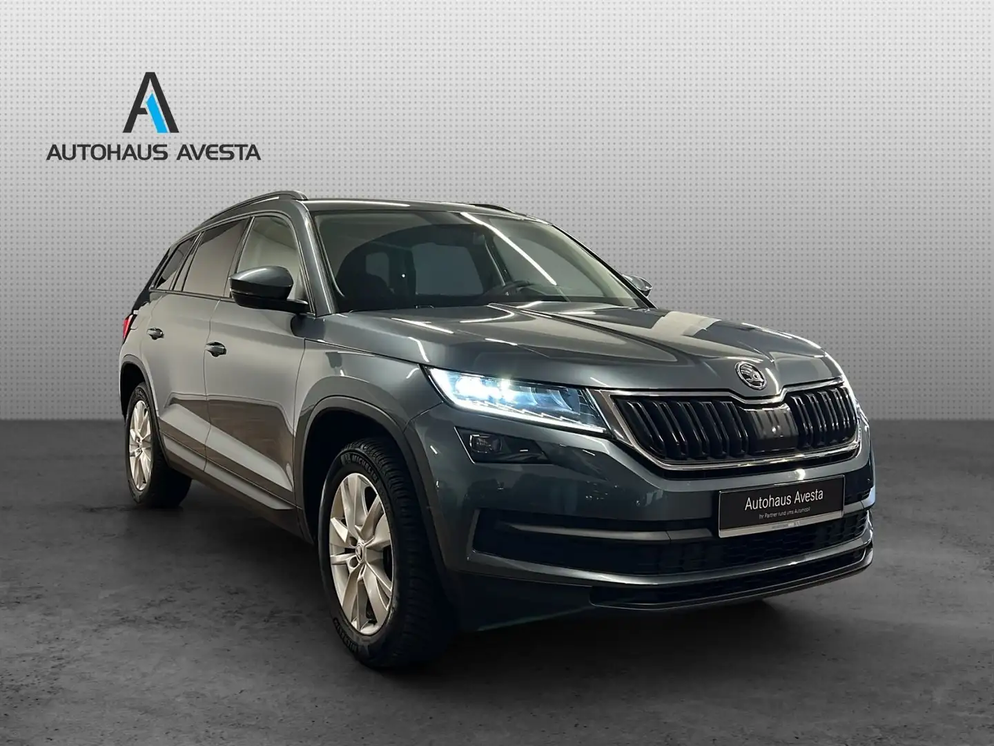 Skoda Kodiaq KODIAK 1.4 TSI AMBITION// AHK/ GARANTIE/ CARPLAY Grau - 2