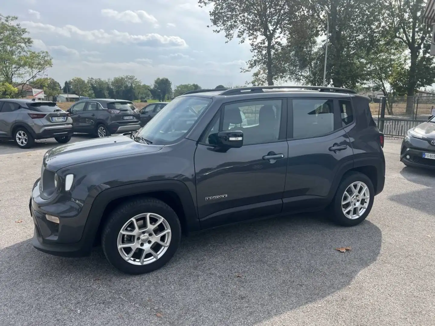 Jeep Renegade Renegade 1.5 turbo t4 mhev Limited 2wd 130cv dct Grau - 2