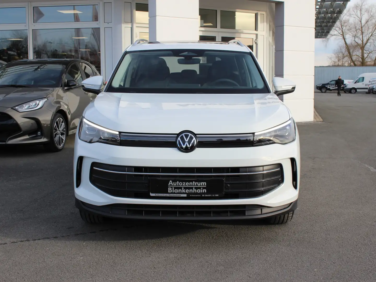 Volkswagen Tiguan 1,5 eTSI  AHK*PanoD*AHK*Head-up-Display Weiß - 2