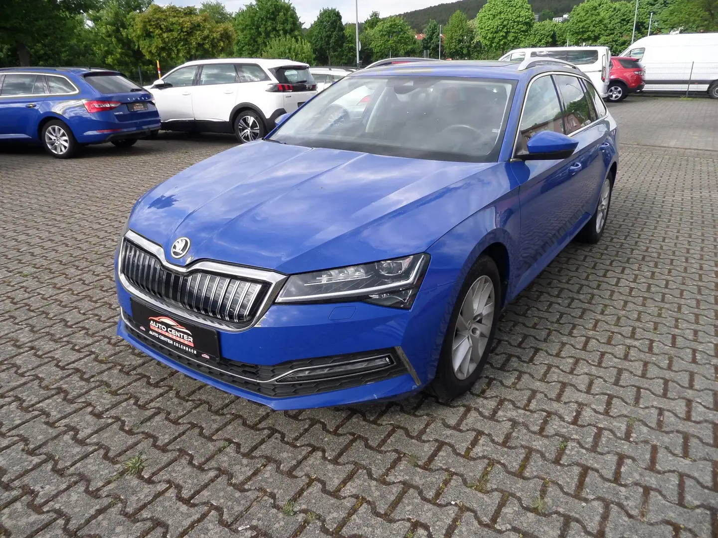 Skoda Superb Style iV Hybrid+4xSHZ+Pano-SD+Navi+AHK+LED+Automat Blau - 2