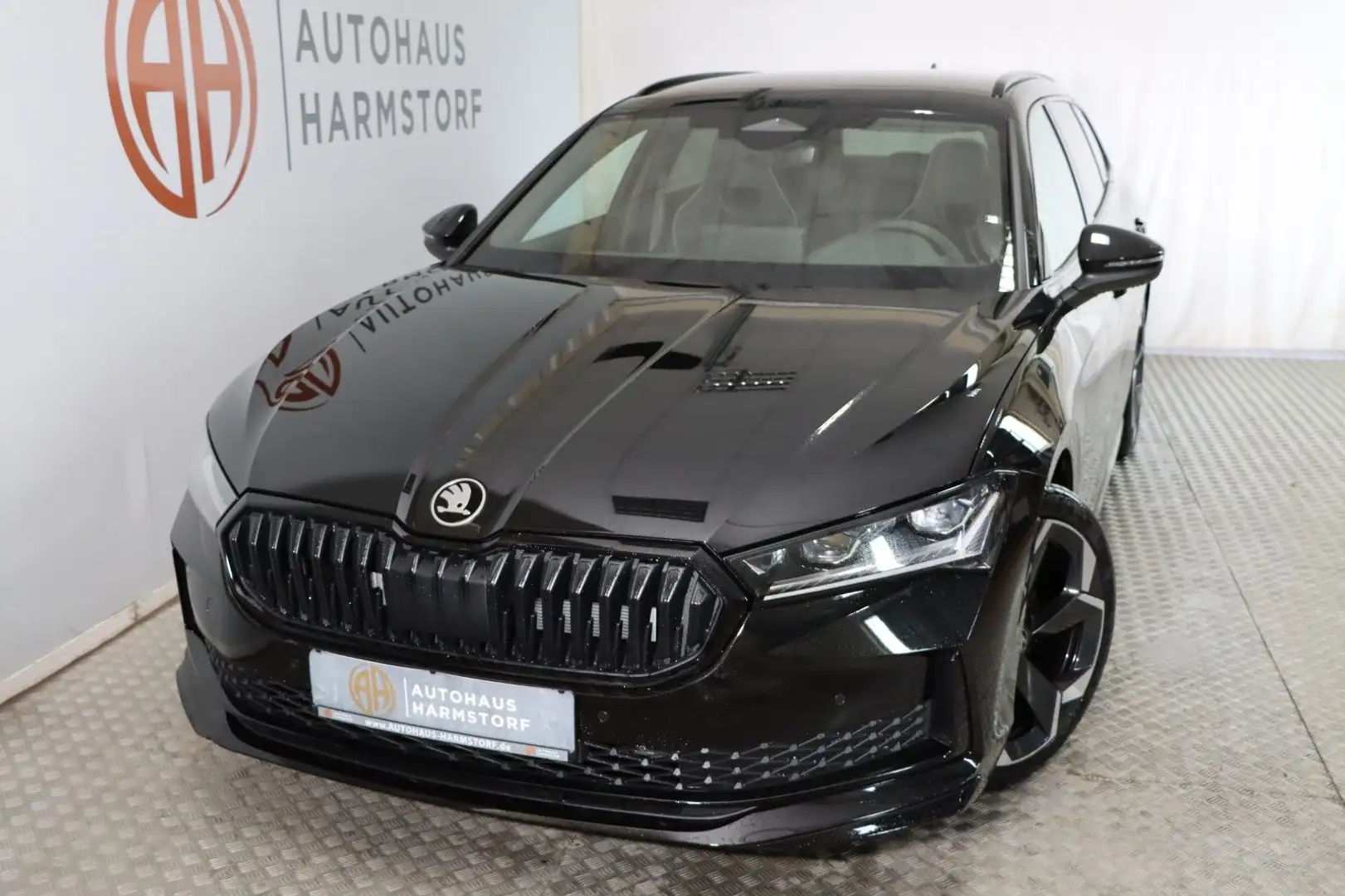 Skoda Superb 1.5 TSI DSG Sportline Combi AHK DCC Navi Negru - 1