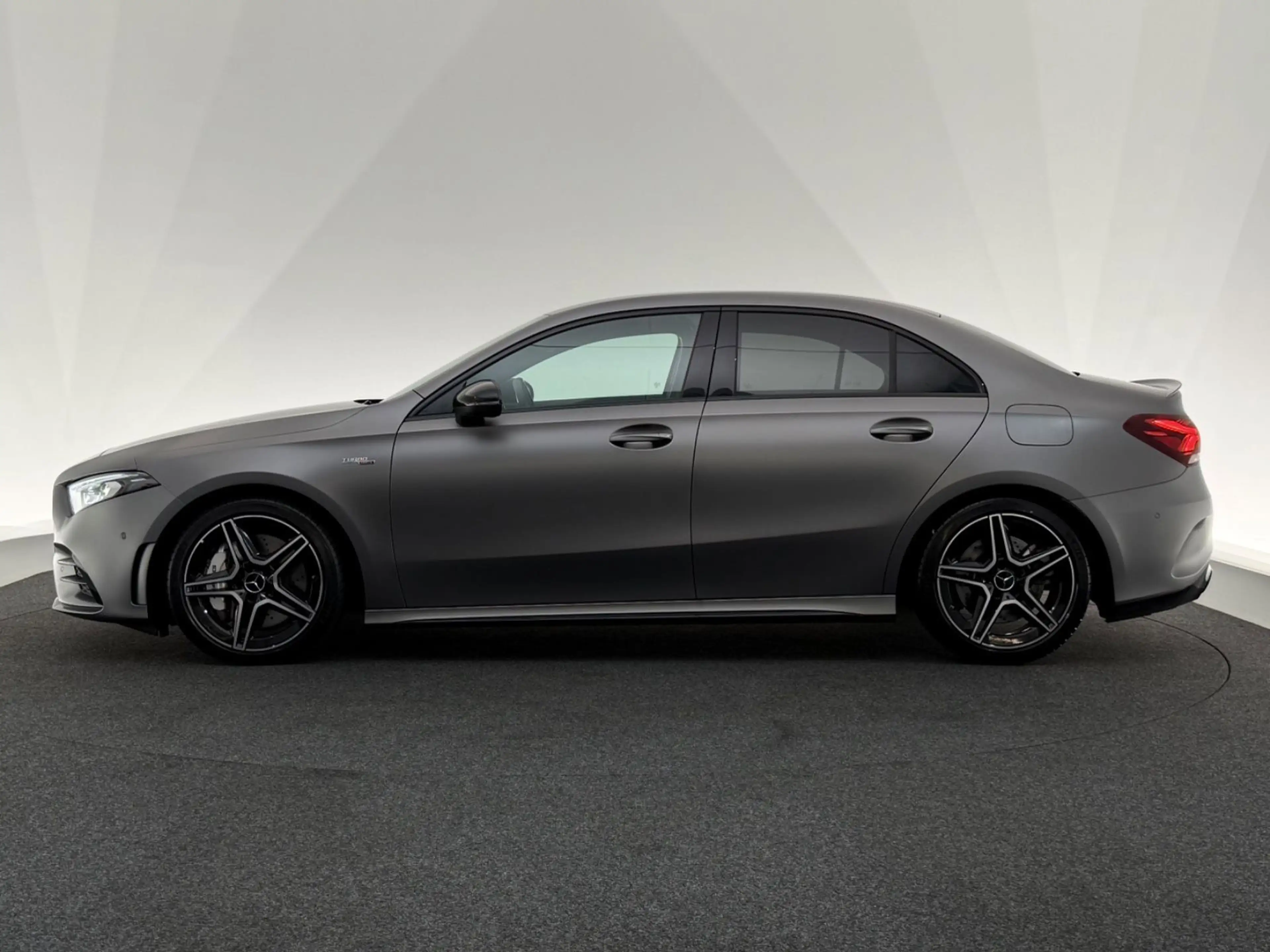 Mercedes-Benz A 35 AMG A35 AMG Lim. 4Ma.*NIGHT*MULTIBEAM-360°-BURMESTER — photo 4