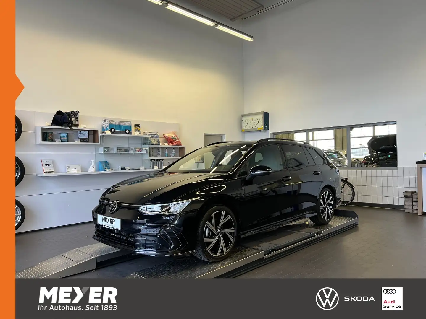 Volkswagen Golf Variant VIII Variant R-Line 1.5 eTSI DSG *AHK, LED, Navi, Schwarz - 1