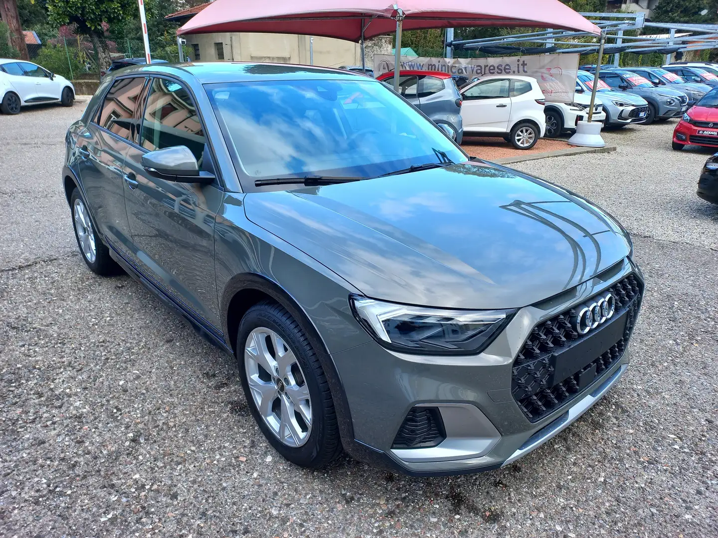 Audi A1 A1 allstreet 30 1.0 tfsi Identity Contrast 116cv Grigio - 1