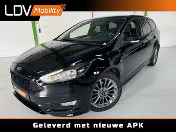 1.5 Benzine ST-LINE / 117573 km / Trekhaak / CarPl