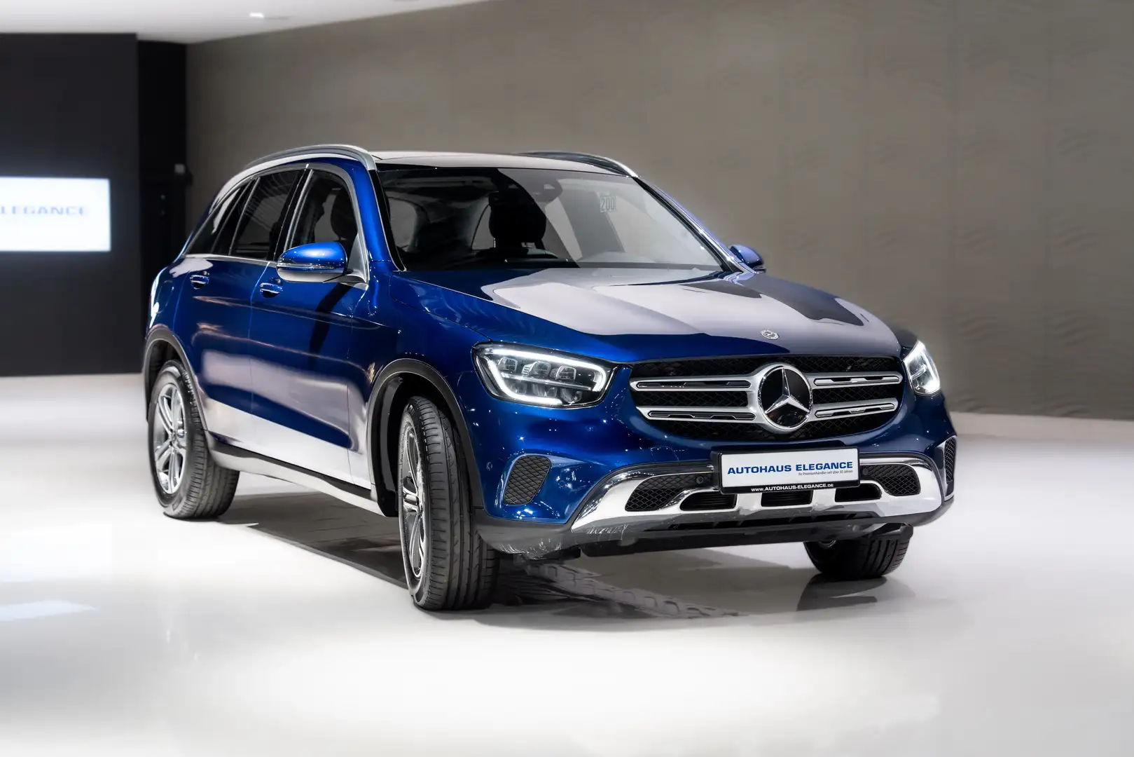 Mercedes-Benz GLC 300 4M*OFF-ROAD-STYLING*PANO*EXCKLUSIVE*1.HD Azul - 2