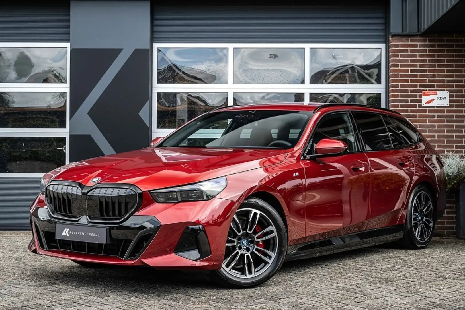 BMW 530 5-serie 530e M Sport Pro | Head-Up | Driving Ass. Rood - 1