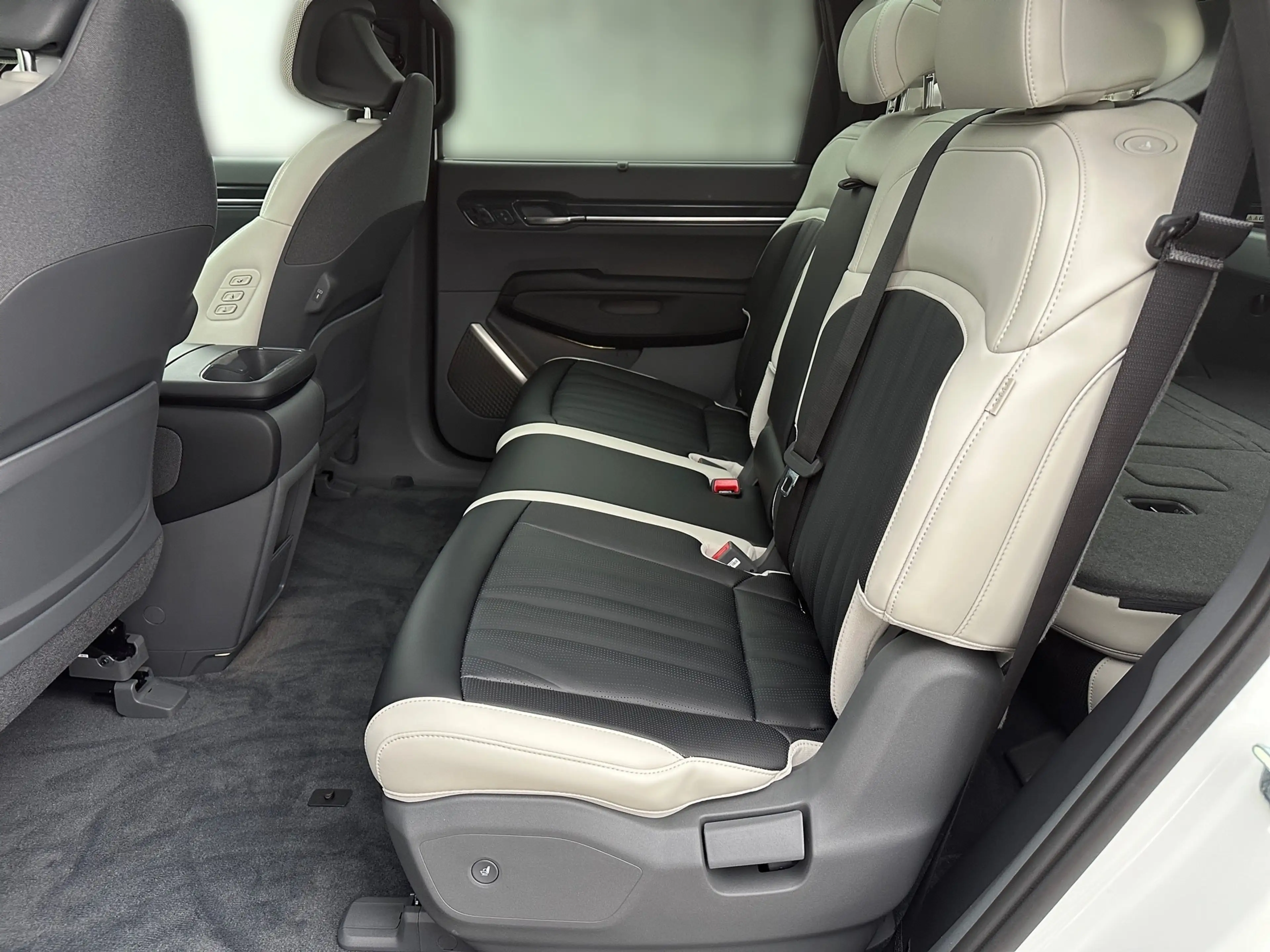Kia EV9 AWD 99.8kWh GT-Line Aut. — photo 10
