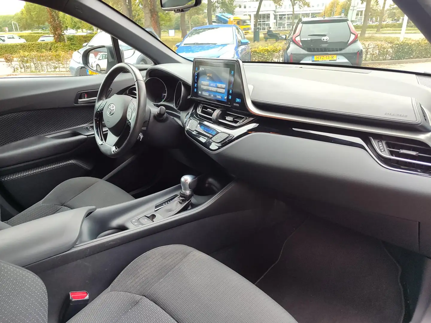 Toyota C-HR 1.8 Hybrid NAVI CLIMA AD-CRUISE CAMERA BLUETOOTH 1 Gris - 2