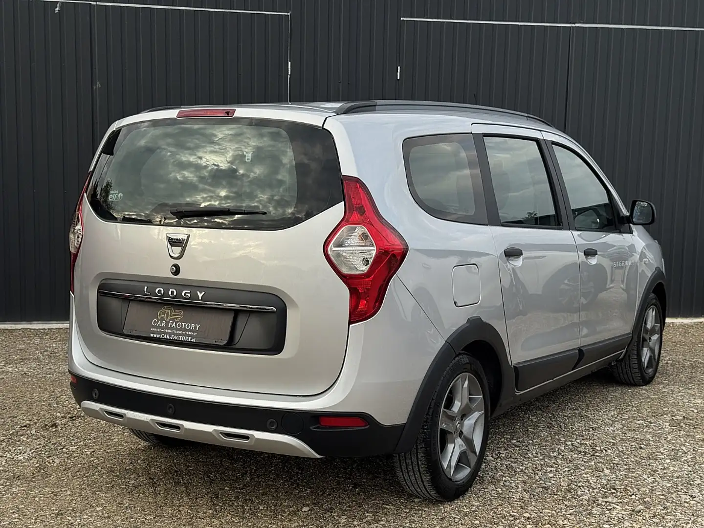 Dacia Lodgy Stepway TCe 115 S&S Silber - 2