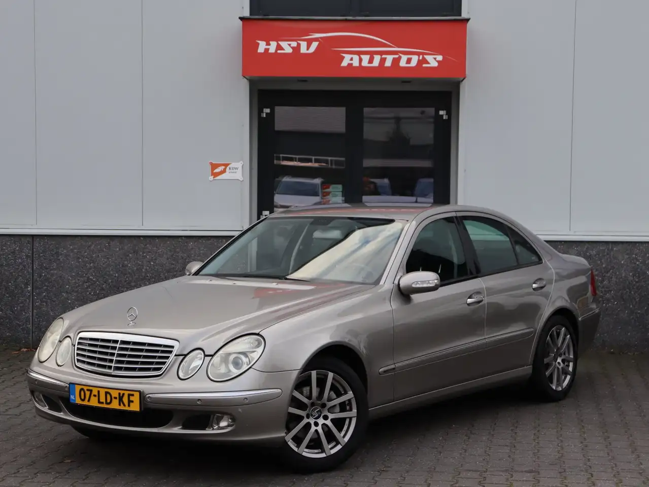 Mercedes-Benz E 220