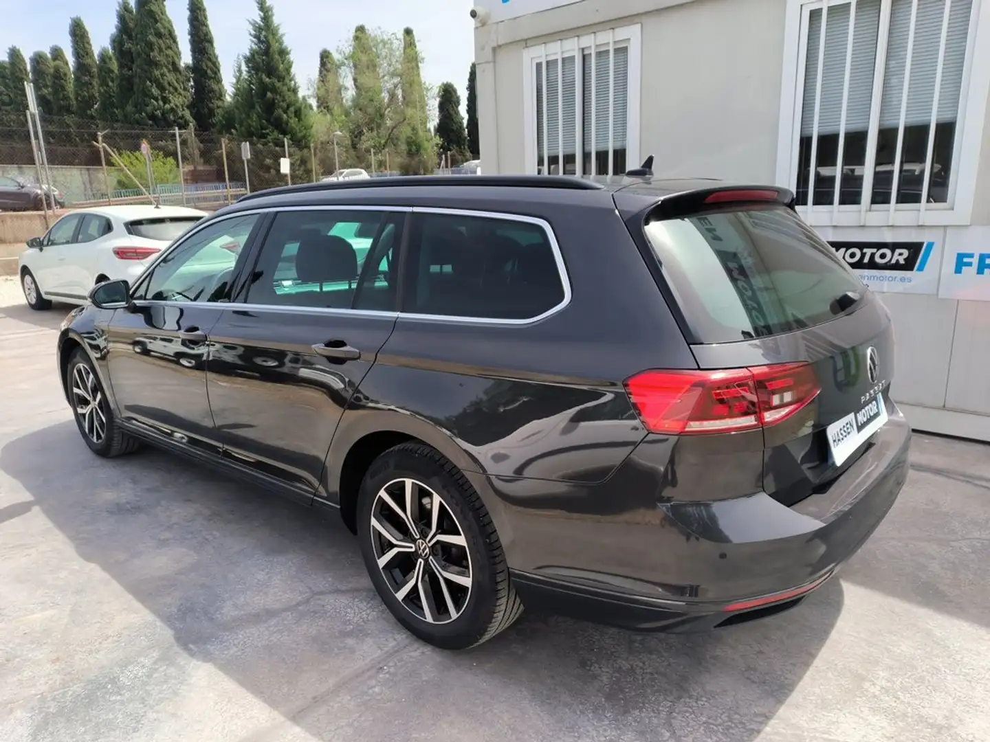 Volkswagen Passat Variant 2.0TDI EVO Executive DGS7 110kW Gris - 2