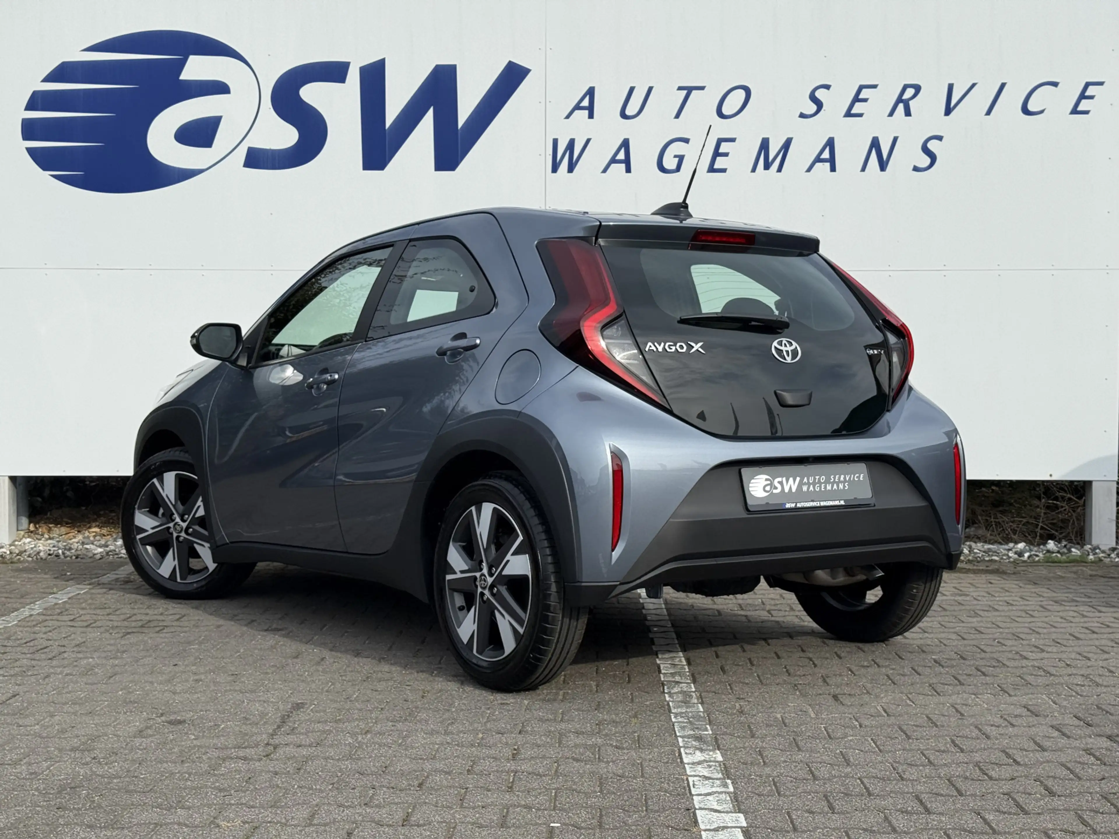 Toyota Aygo X Hybrid 115 pulse | CarPlay | ACC | Camera | LED | — photo 3