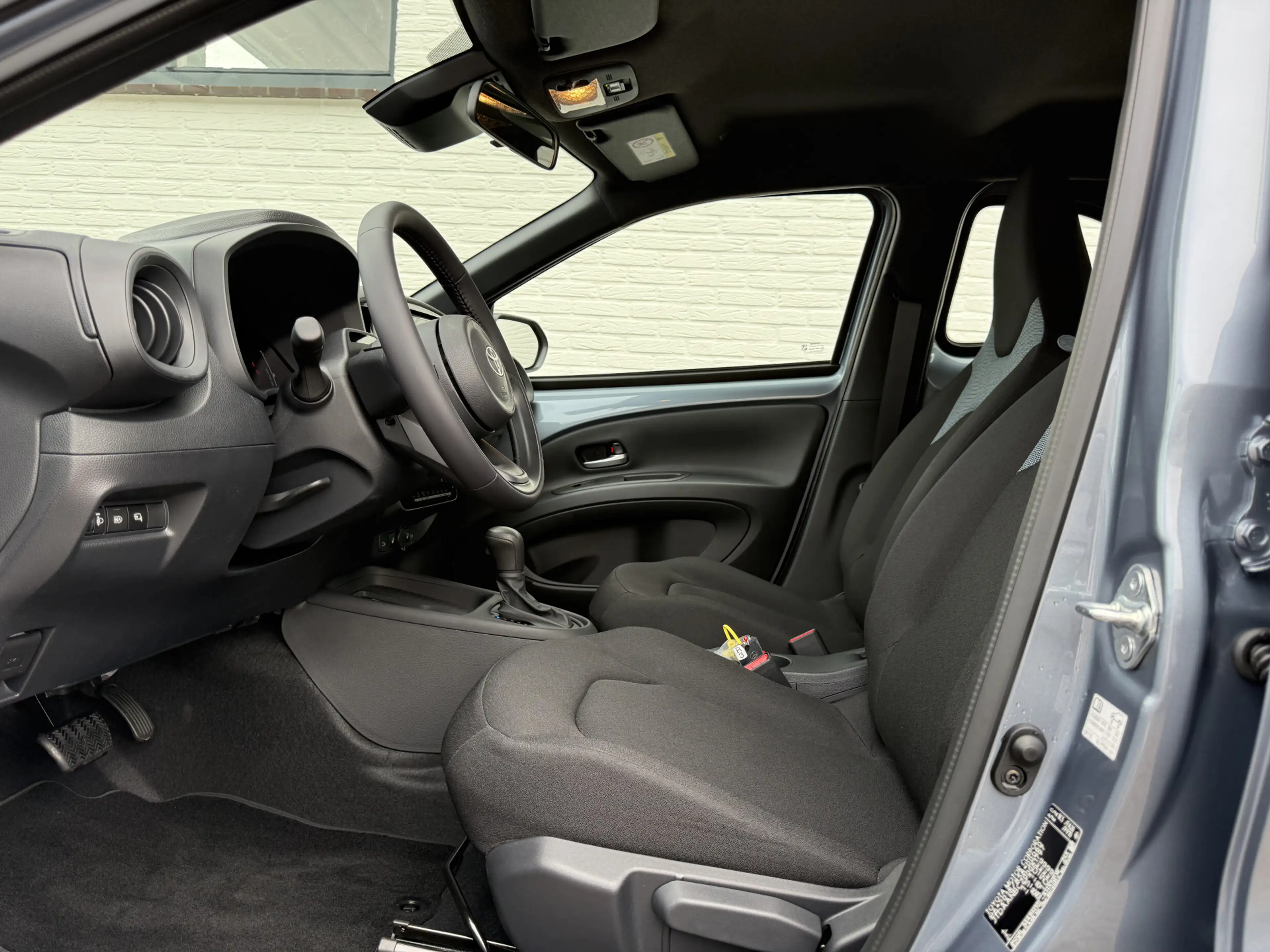Toyota Aygo X Hybrid 115 pulse | CarPlay | ACC | Camera | LED | — photo 28
