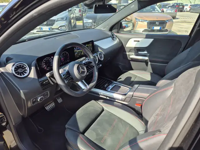 Mercedes-Benz Gla Class view 6