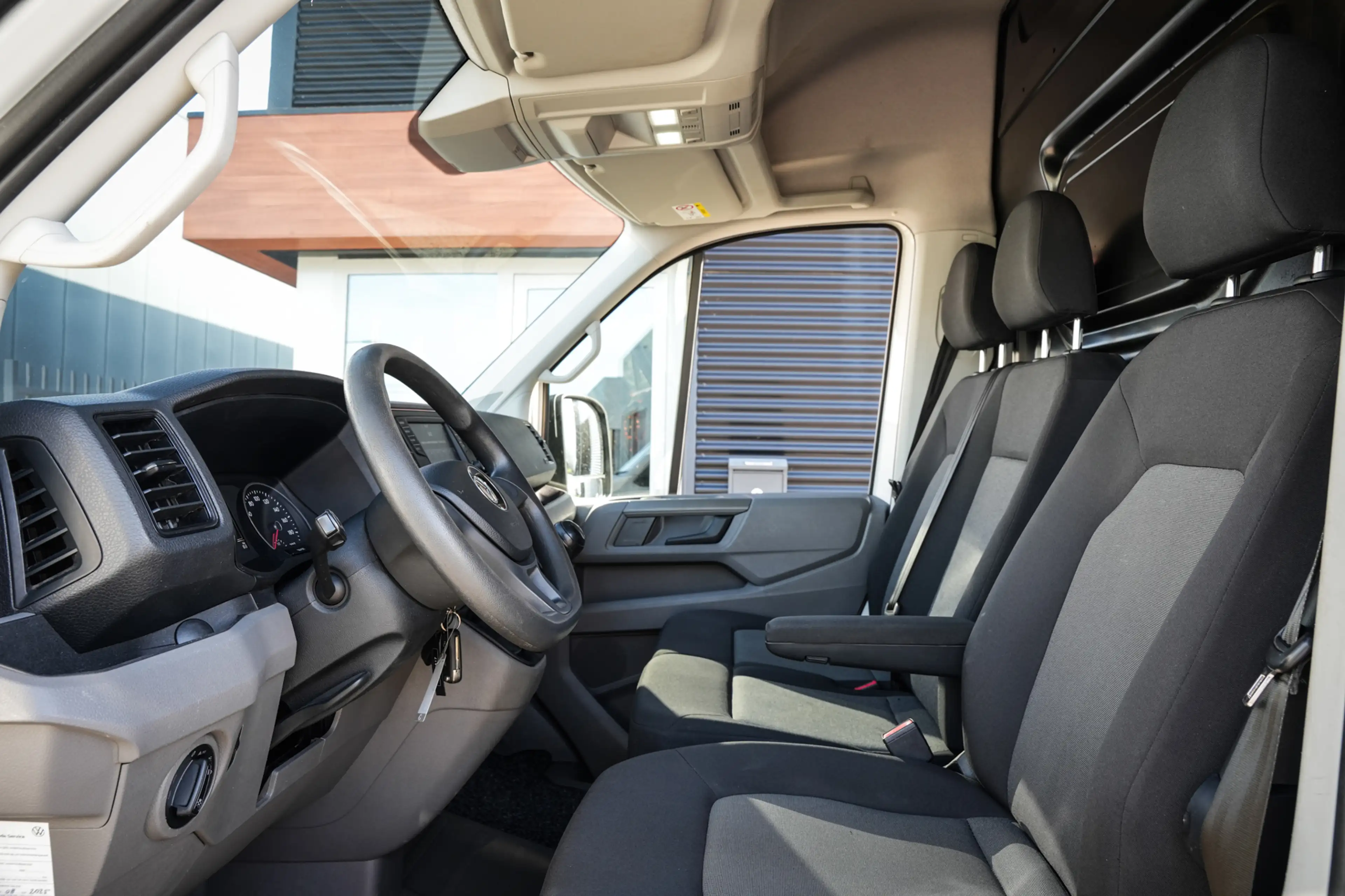 Volkswagen Crafter 35 2.0 TDI L3H3 Highline | Trekhaak | 3-zit | Airc — photo 3