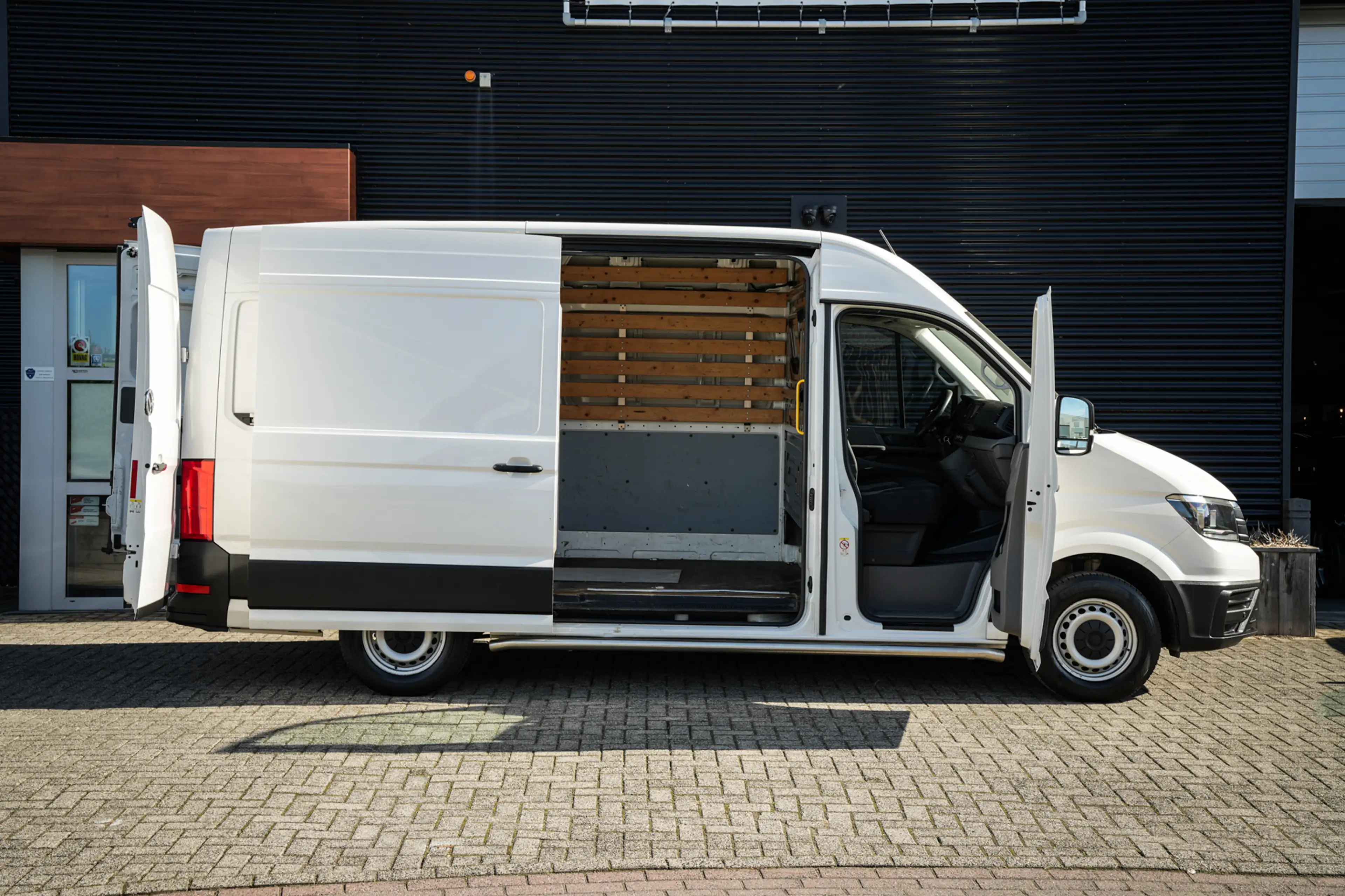 Volkswagen Crafter 35 2.0 TDI L3H3 Highline | Trekhaak | 3-zit | Airc — photo 16