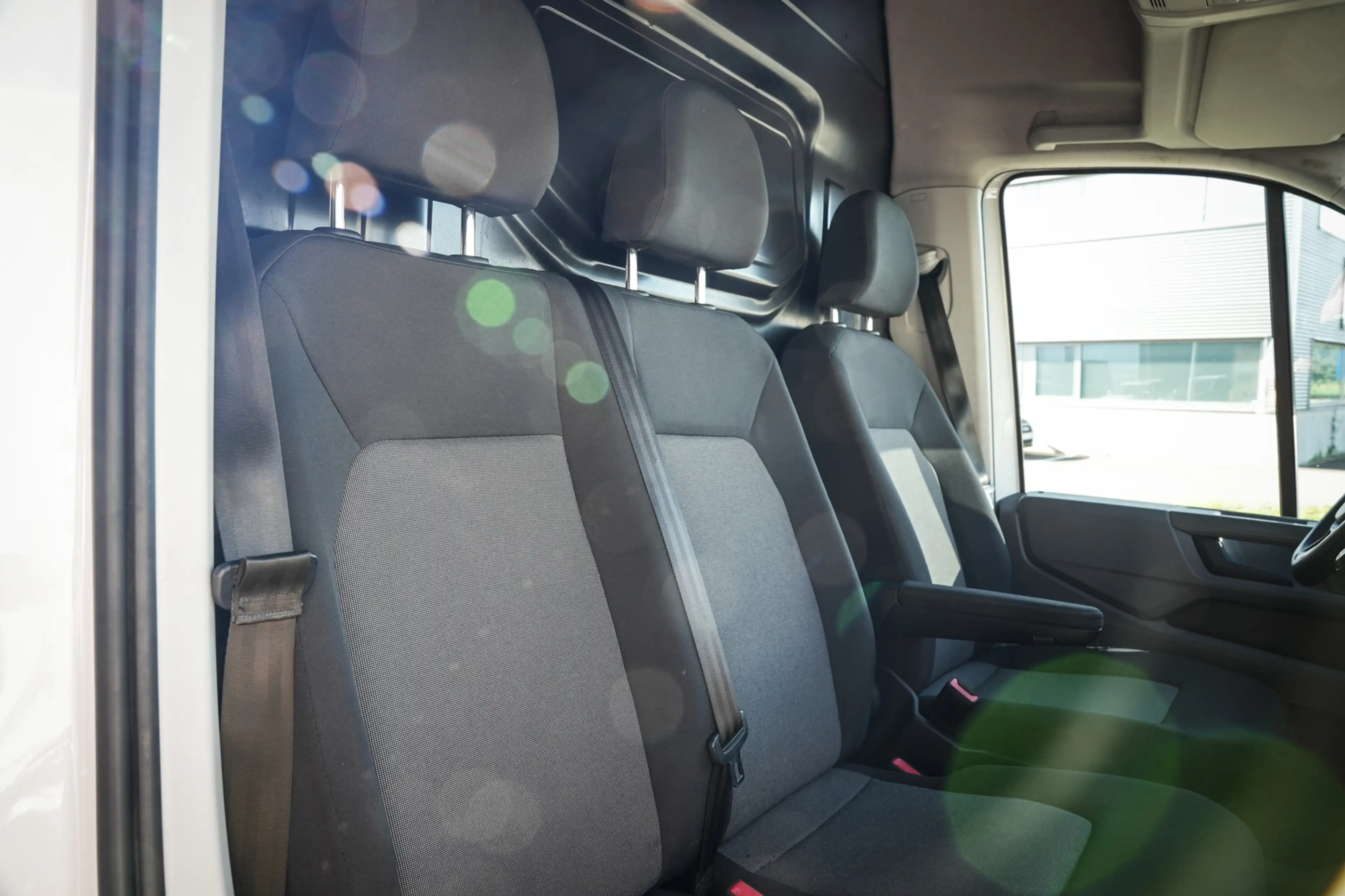 Volkswagen Crafter 35 2.0 TDI L3H3 Highline | Trekhaak | 3-zit | Airc — photo 5
