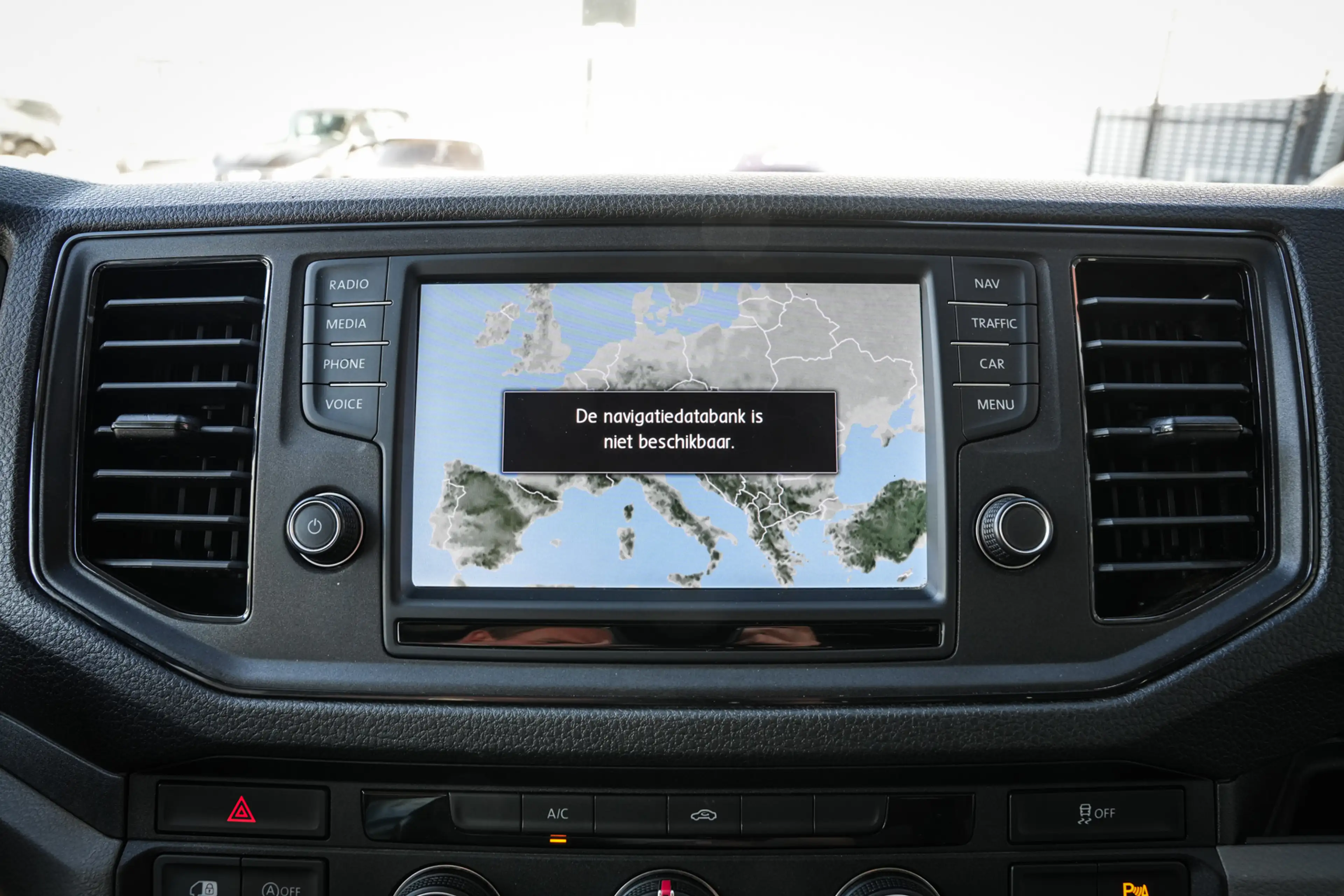 Volkswagen Crafter 35 2.0 TDI L3H3 Highline | Trekhaak | 3-zit | Airc — photo 13