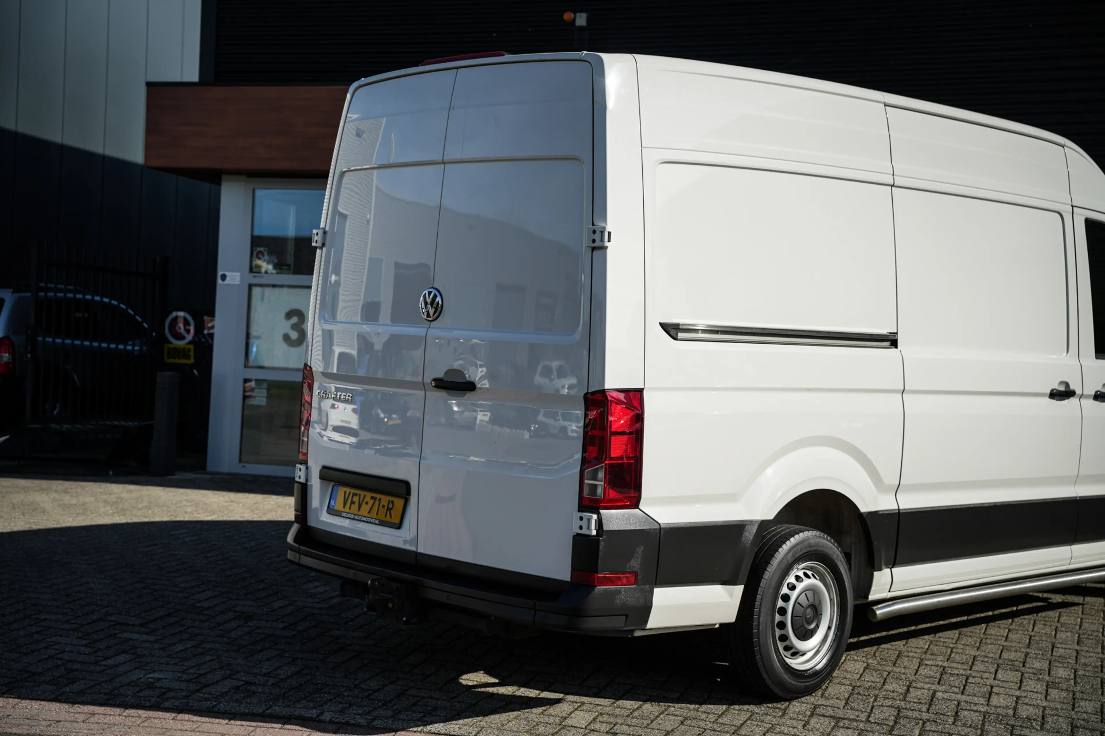 Volkswagen Crafter 35 2.0 TDI L3H3 Highline | Trekhaak | 3-zit | Airc — photo 24
