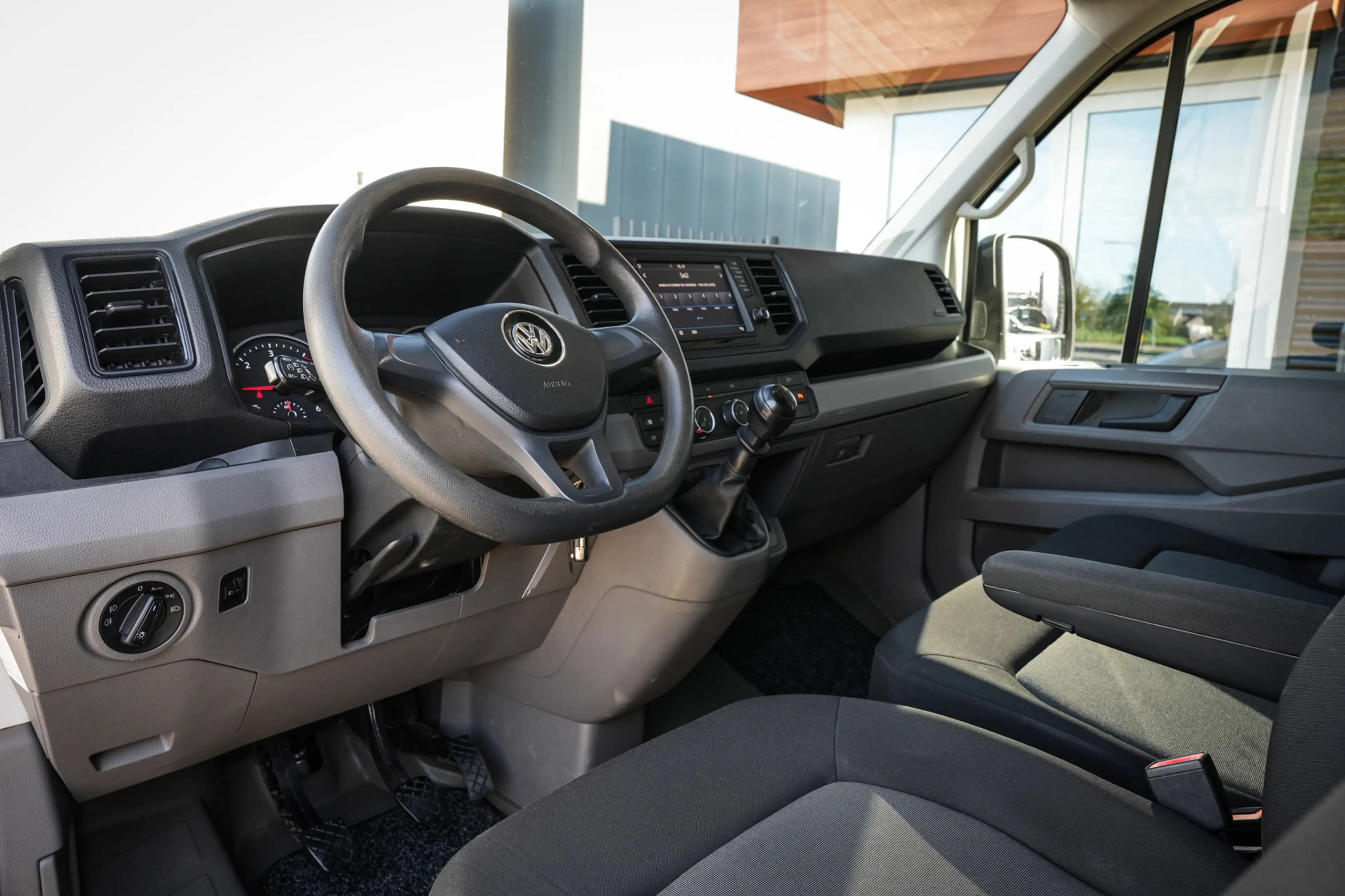 Volkswagen Crafter 35 2.0 TDI L3H3 Highline | Trekhaak | 3-zit | Airc — photo 8