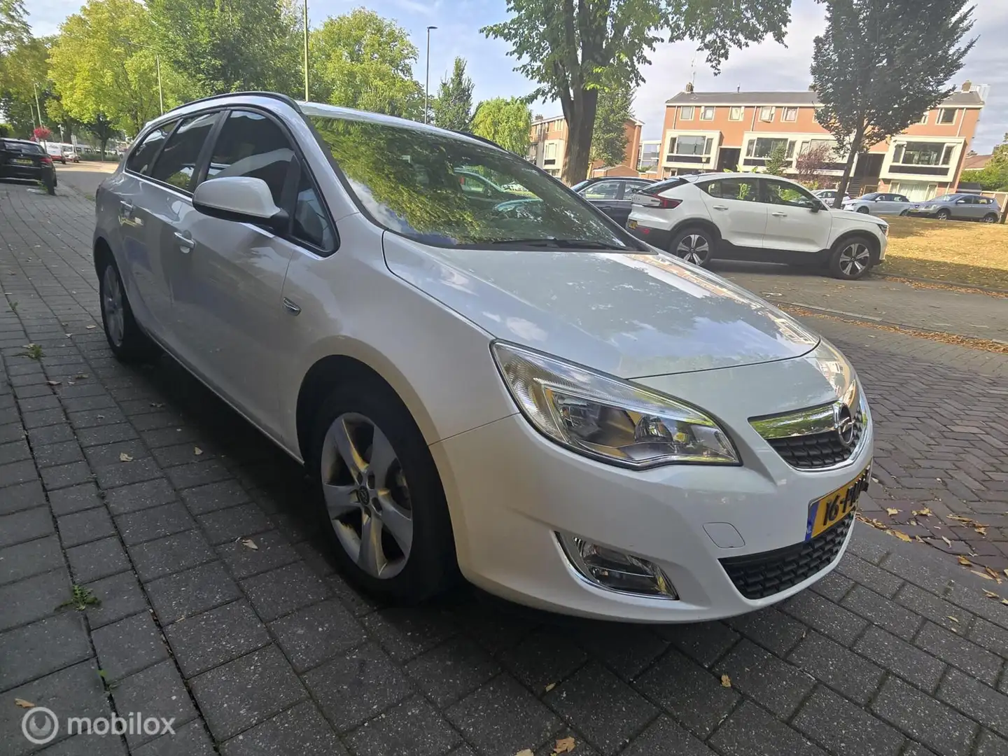Opel Astra Sports Tourer 1.4 Edition Wit - 2