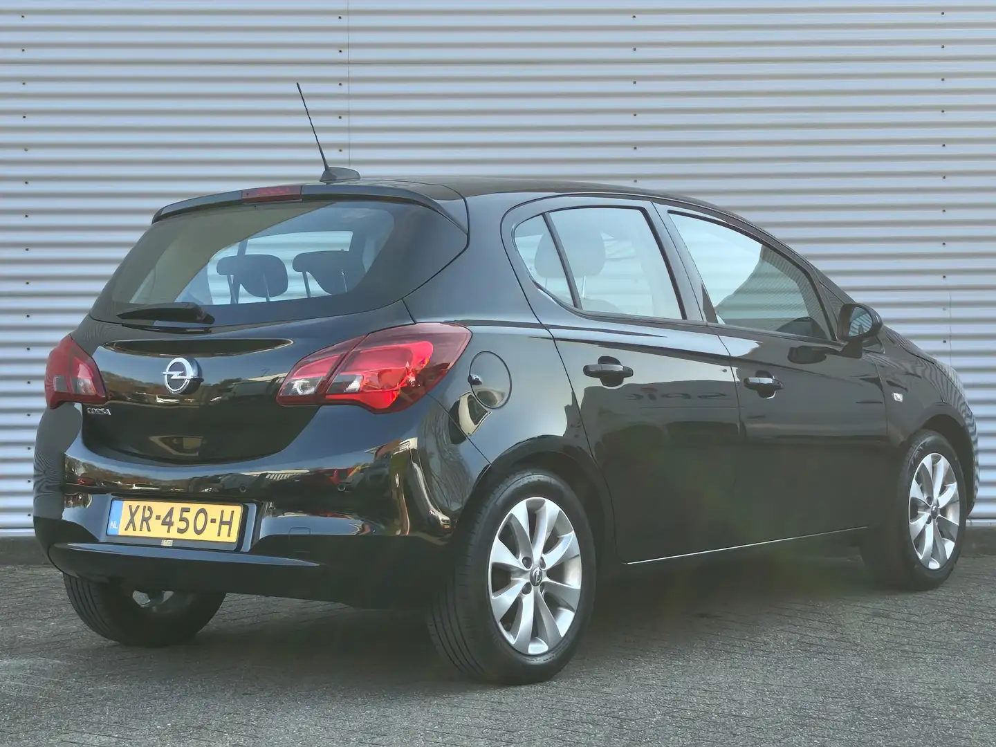 Opel Corsa Favourite+ 1.4 90pk | NAVI | DAB+ | APPLE CARPLAY Noir - 2