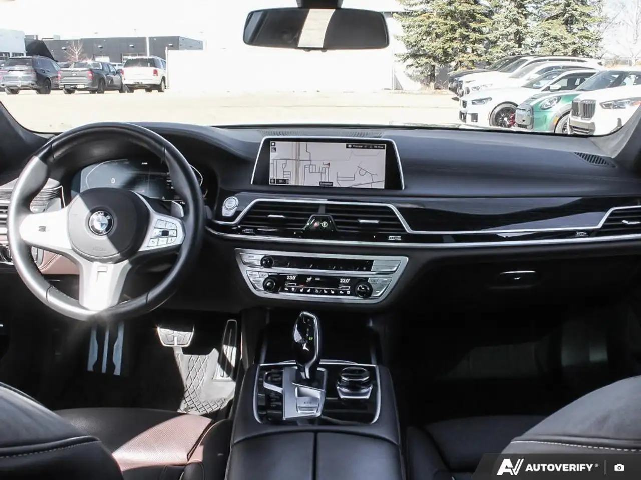 BMW 7 Series снимка BMW 7 Series