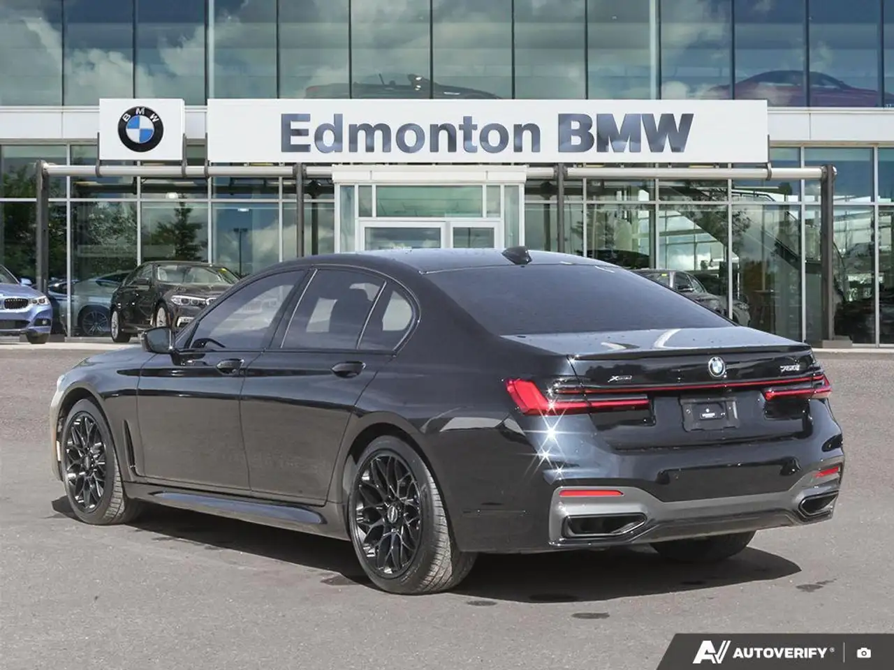 BMW 7 Series снимка BMW 7 Series