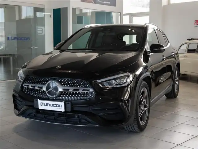 Mercedes-Benz GLA 200 Automatic Premium 36 mesi di garanzia