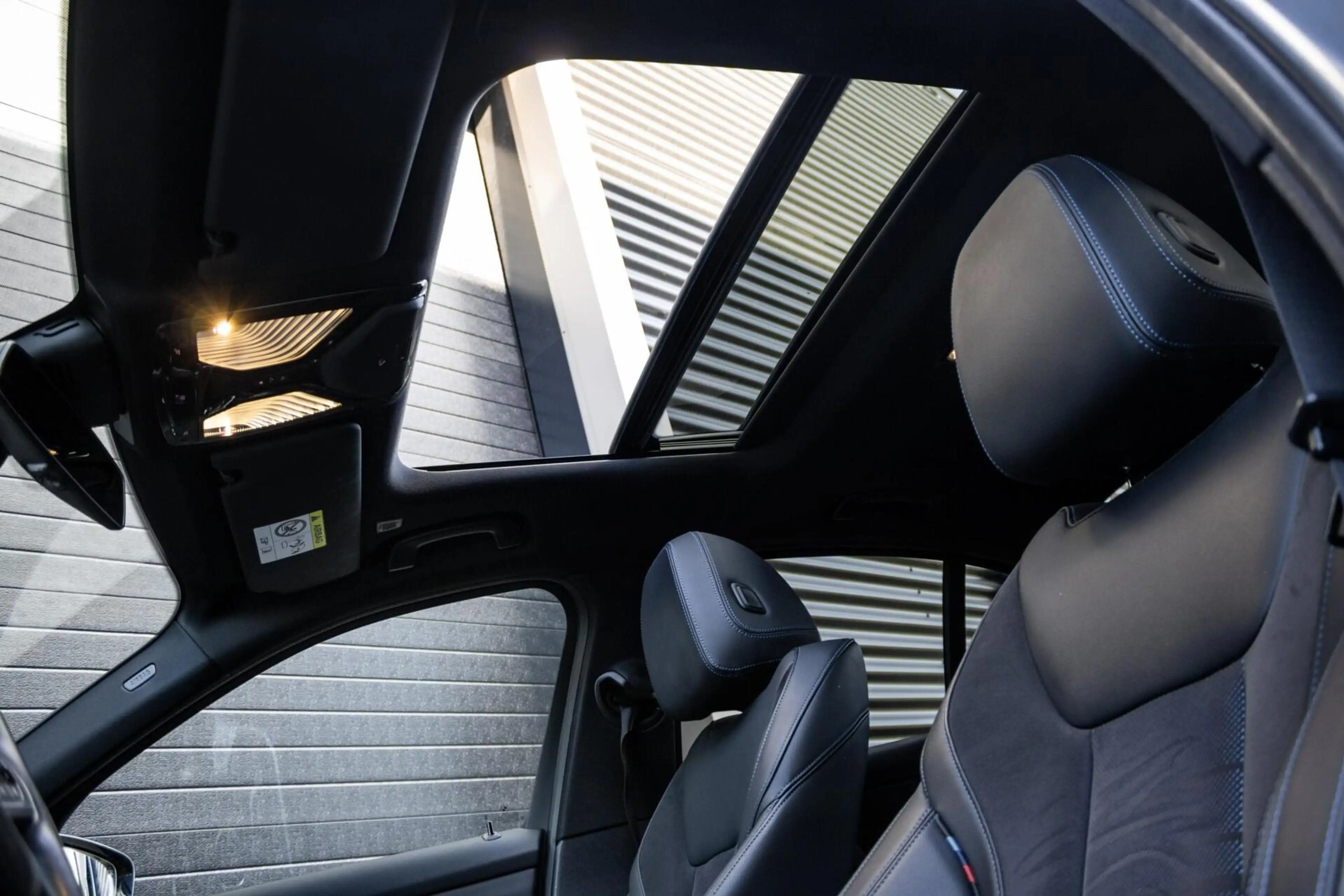 BMW 318 3-serie 318i M-Sport 4-Cil | PANO | CARBON | DRAVI — photo 2