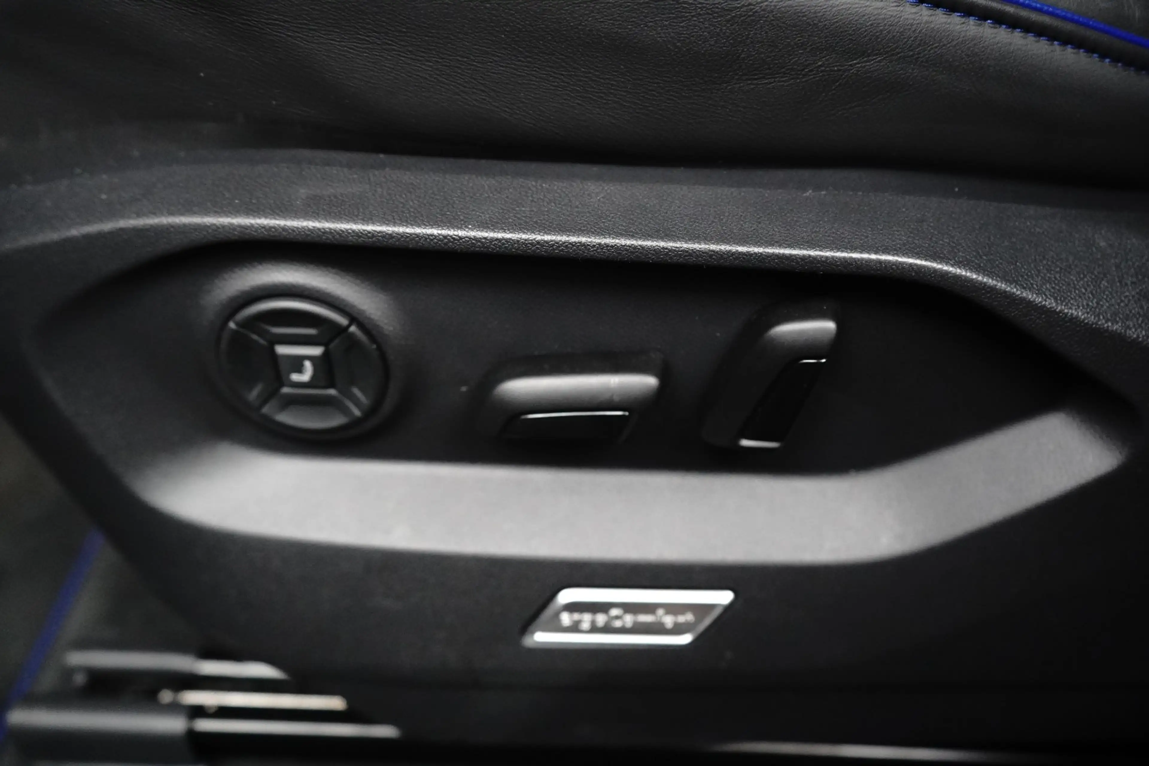 Volkswagen Touareg 3.0 TSi eHybrid 4MOTION R Edition l Panoramadak l — photo 5